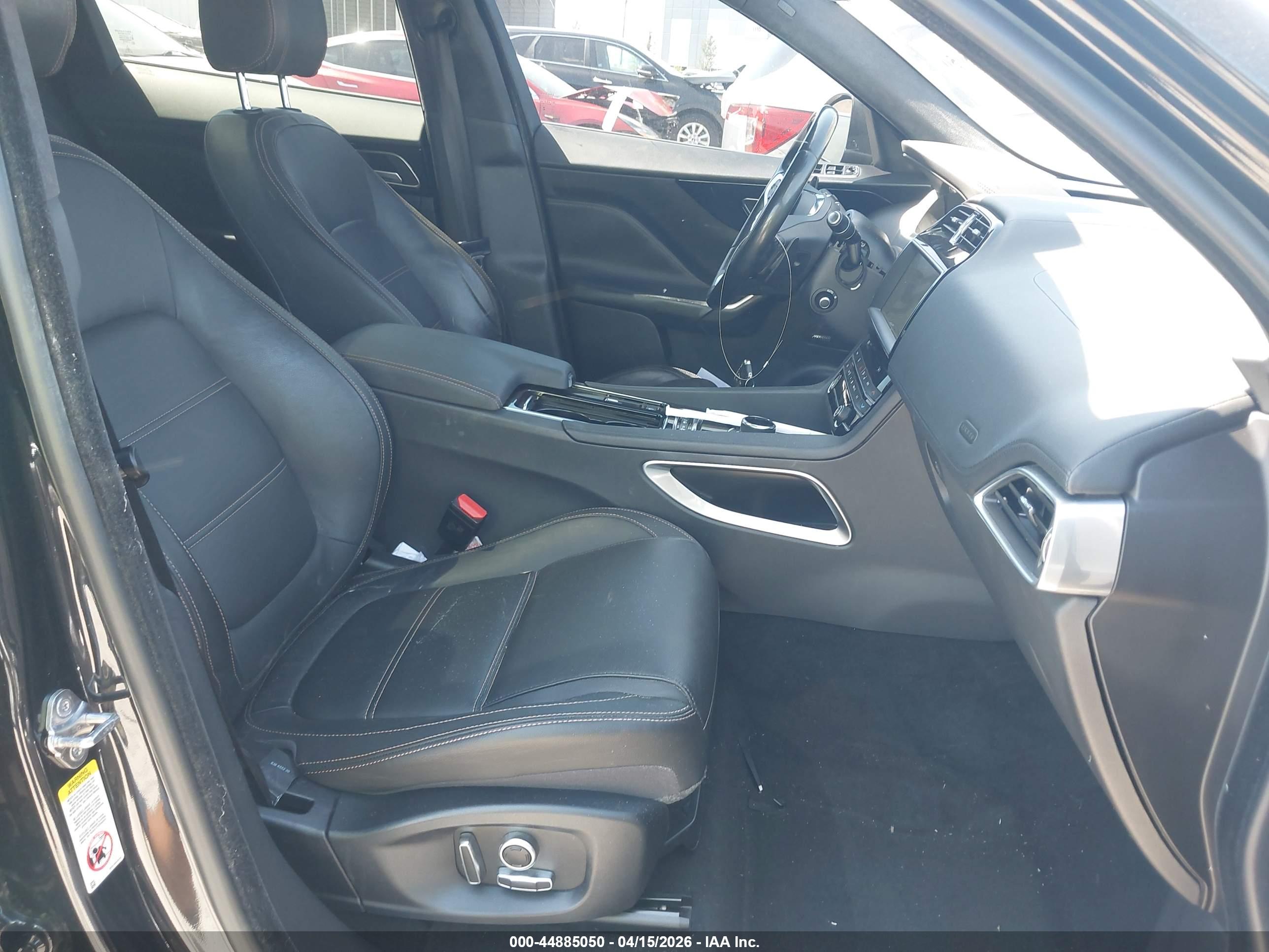 JAGUAR F-PACE image 5