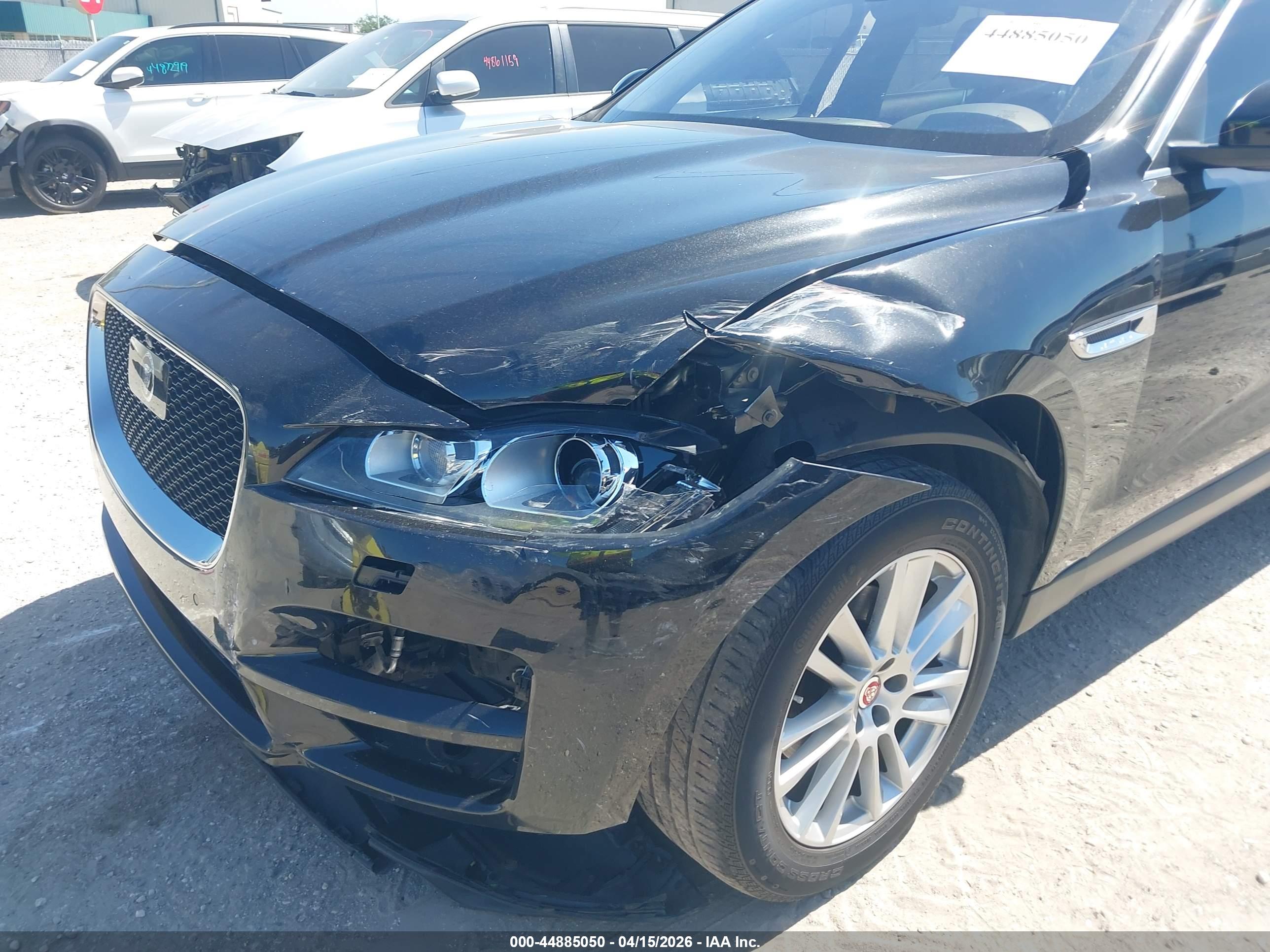 JAGUAR F-PACE image 6
