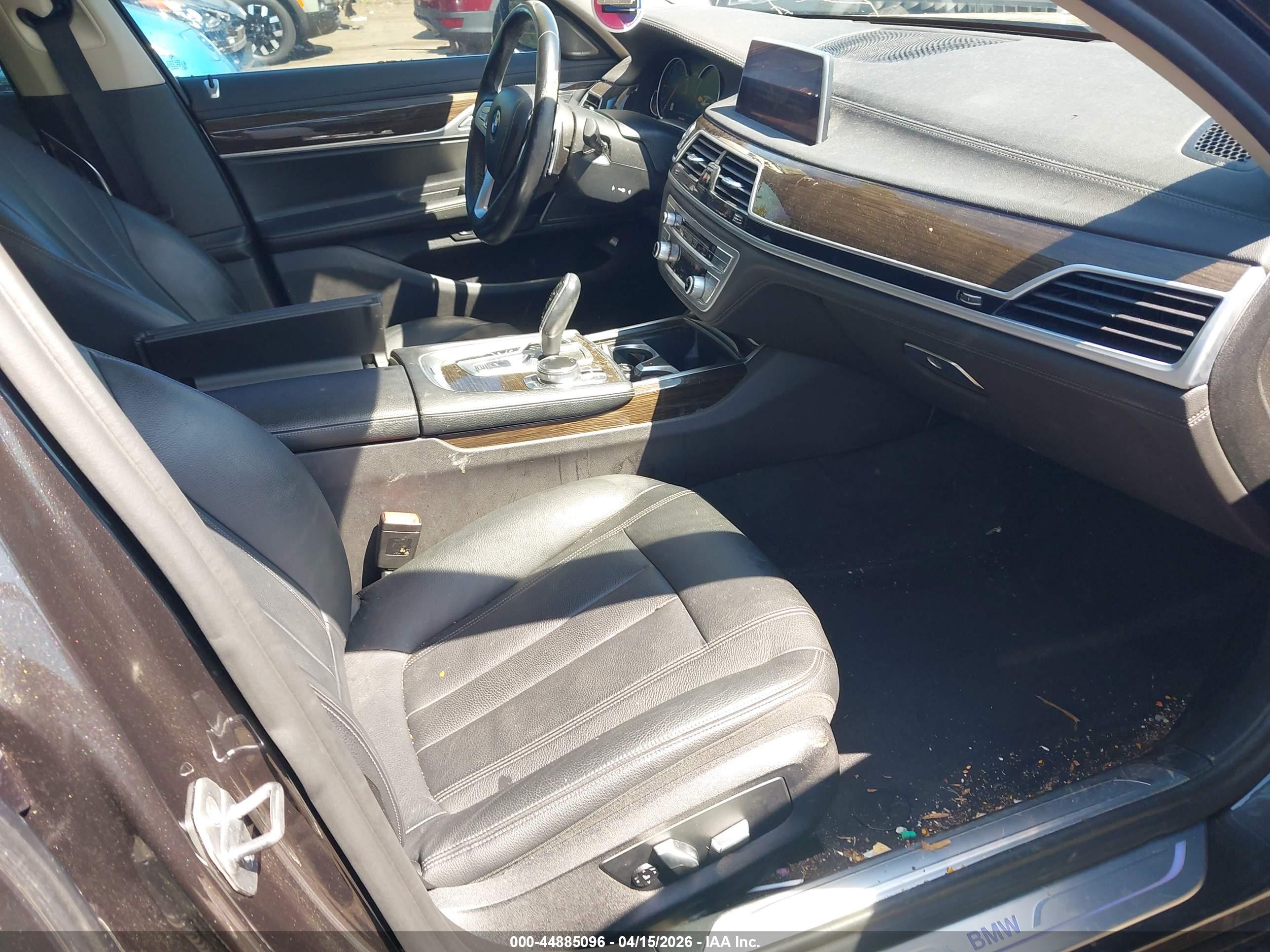 BMW 740I image 5