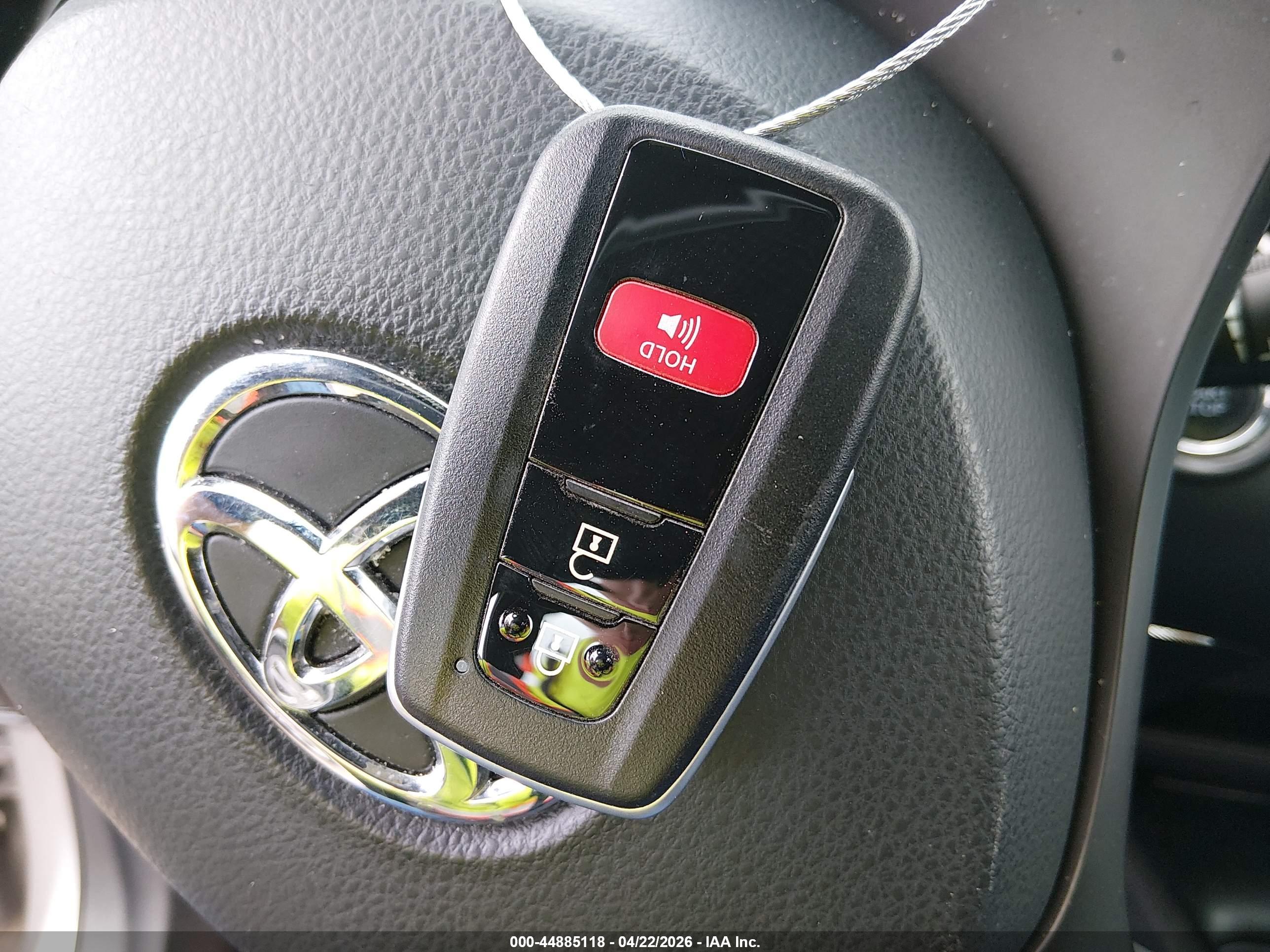 TOYOTA C-HR image 11
