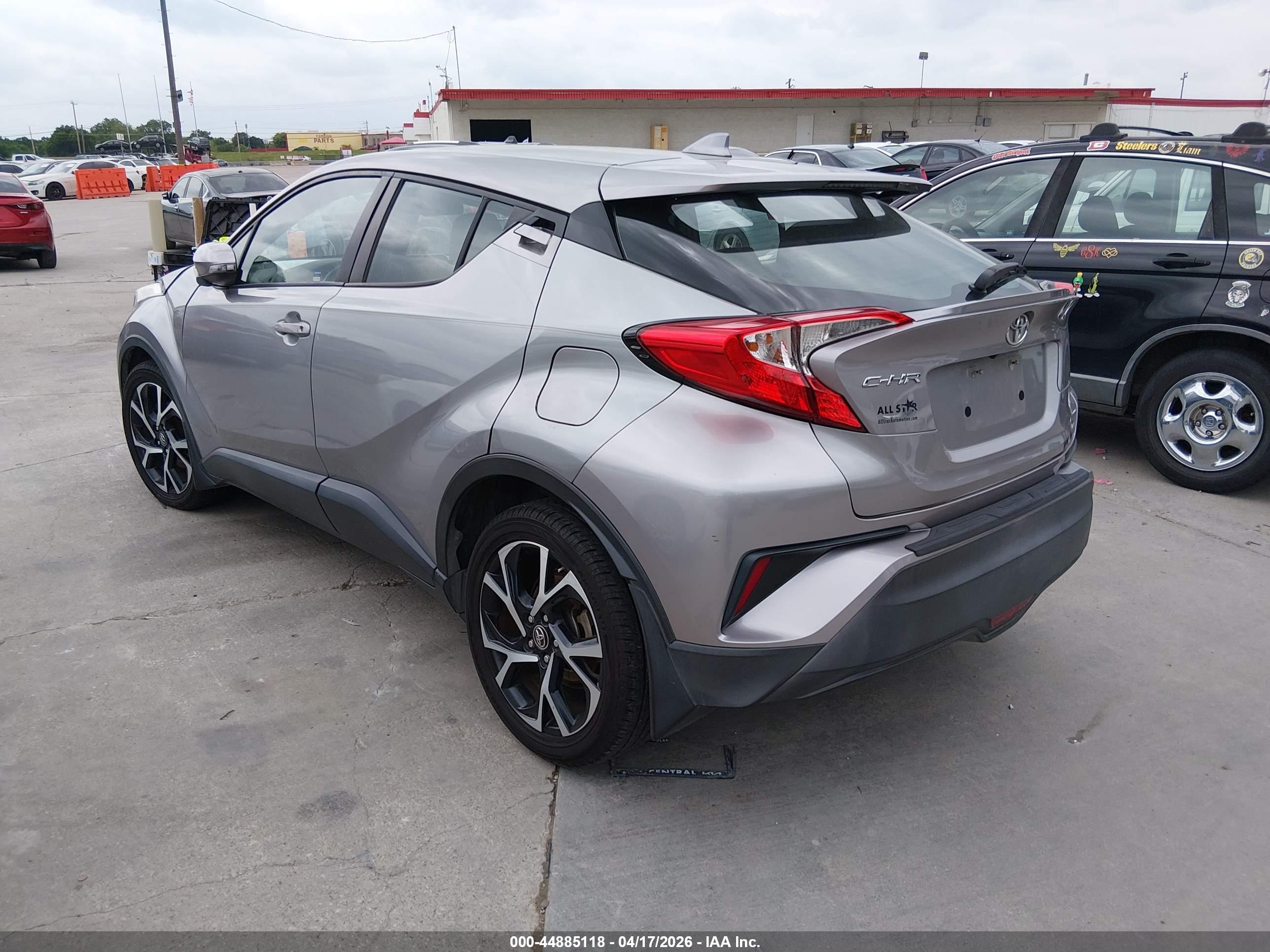 TOYOTA C-HR image 3