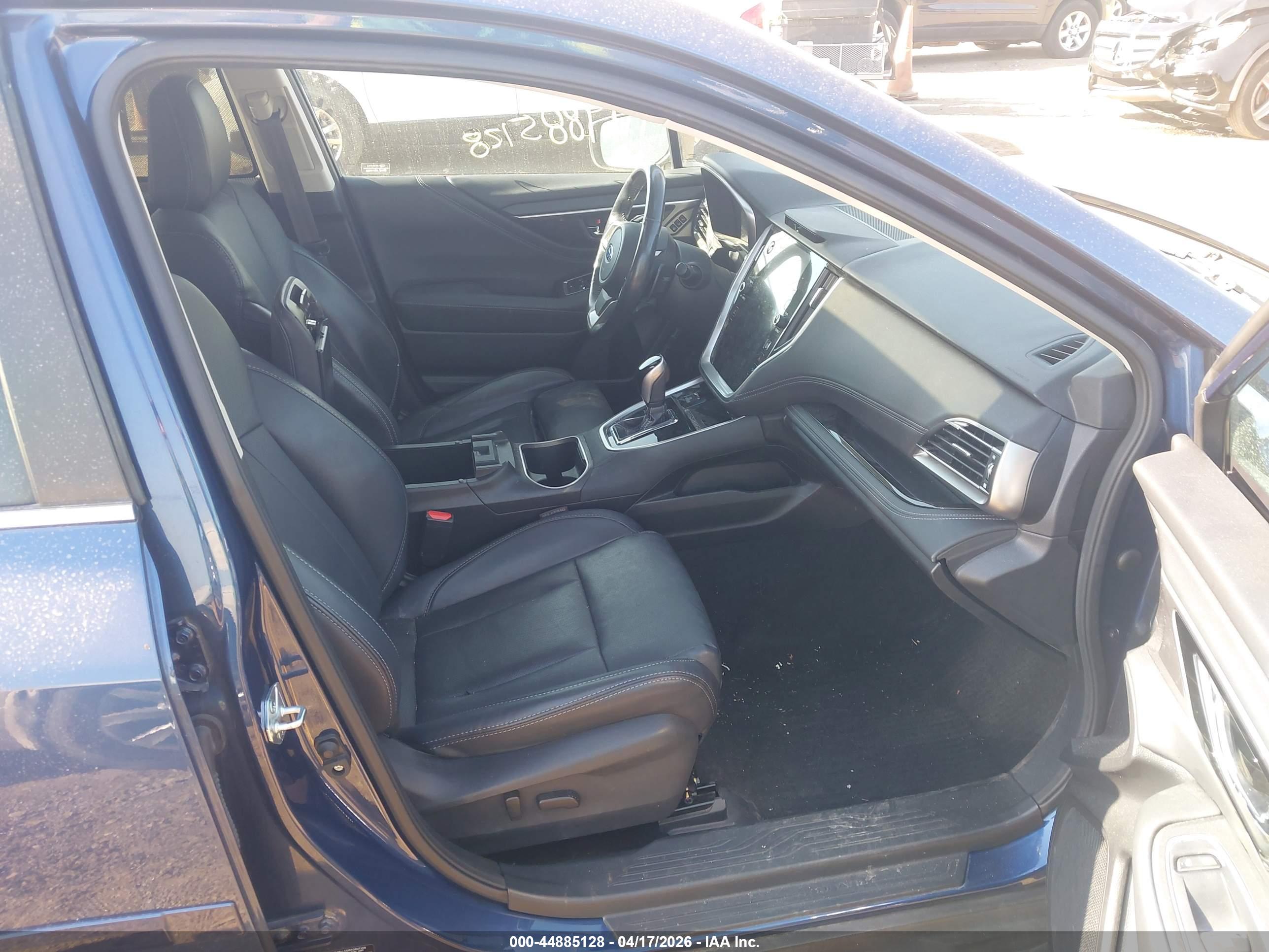 SUBARU OUTBACK image 5