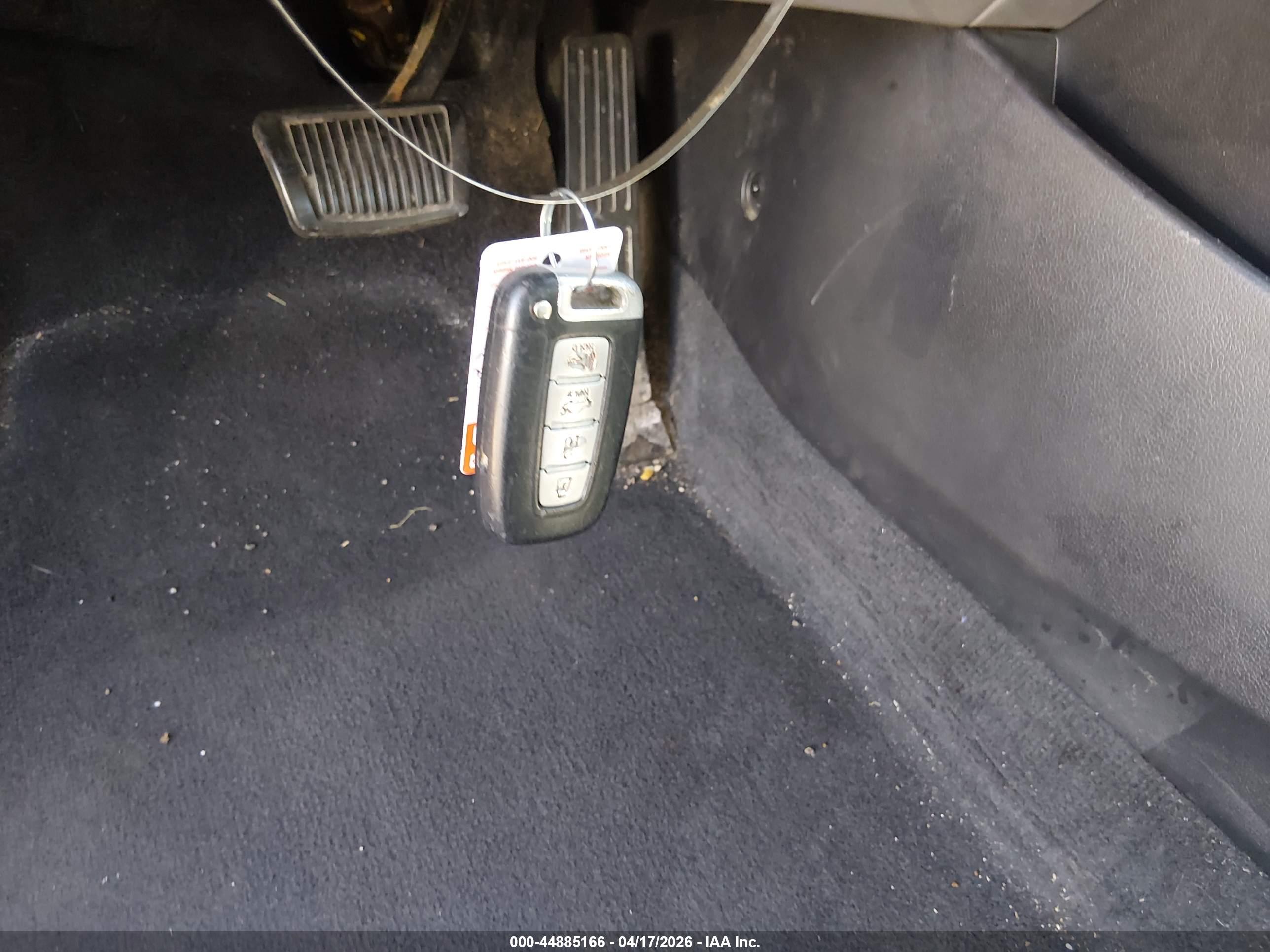 HYUNDAI ELANTRA image 11