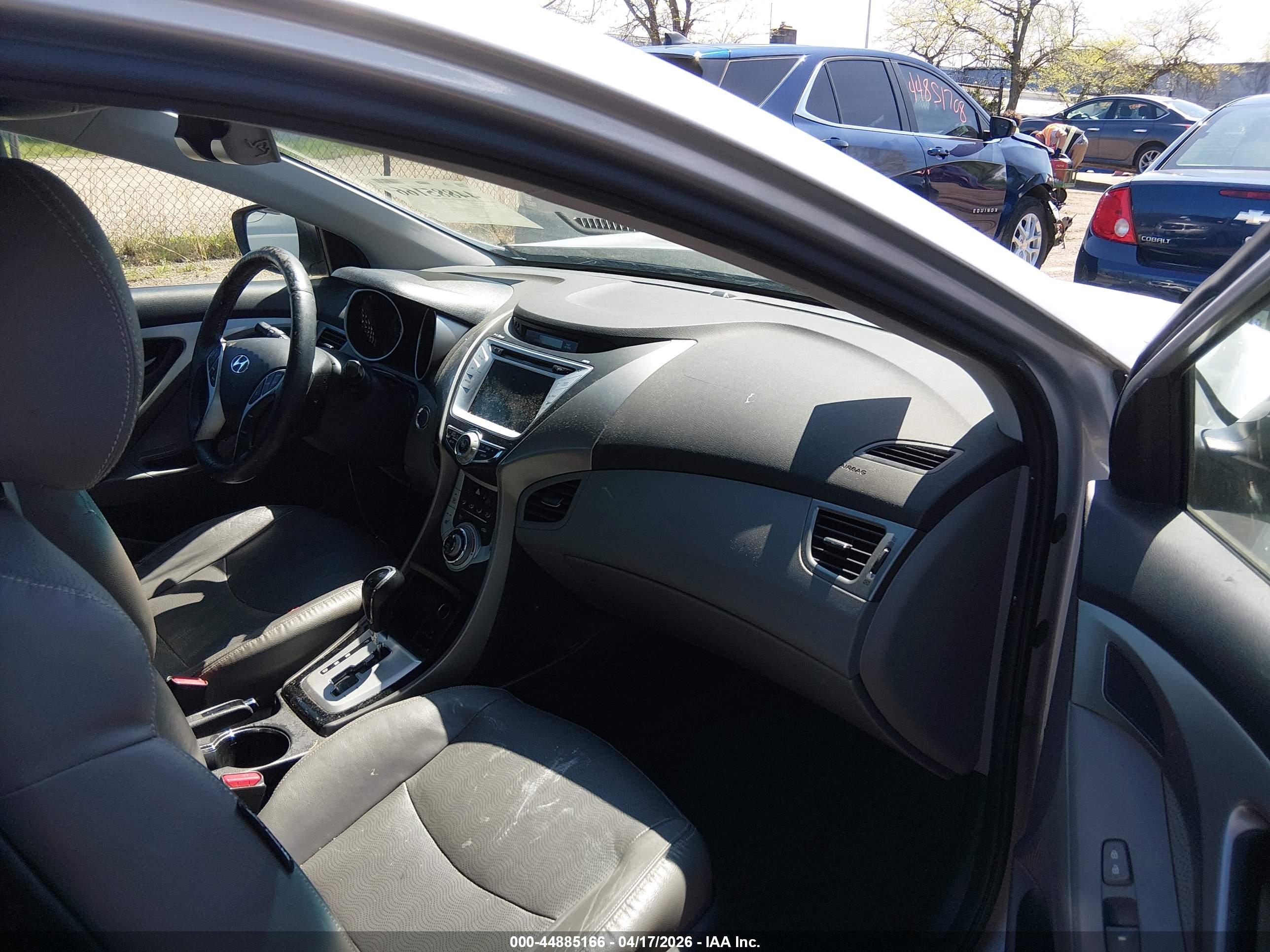 HYUNDAI ELANTRA image 5