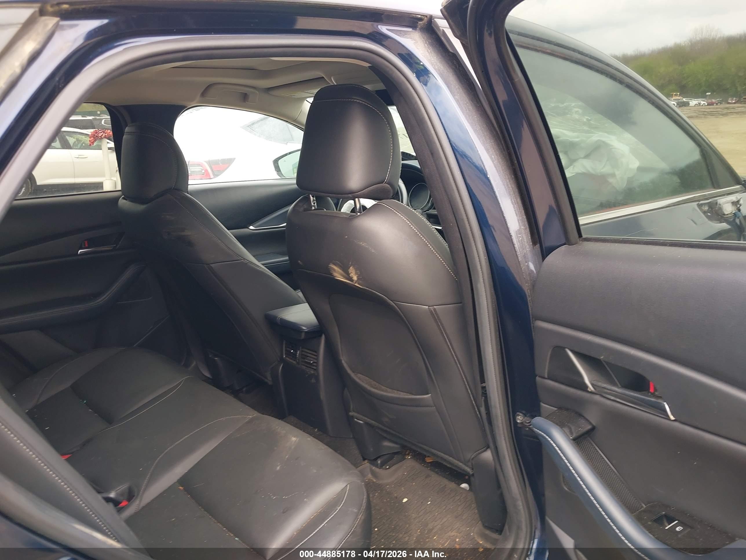 MAZDA CX-30 image 8