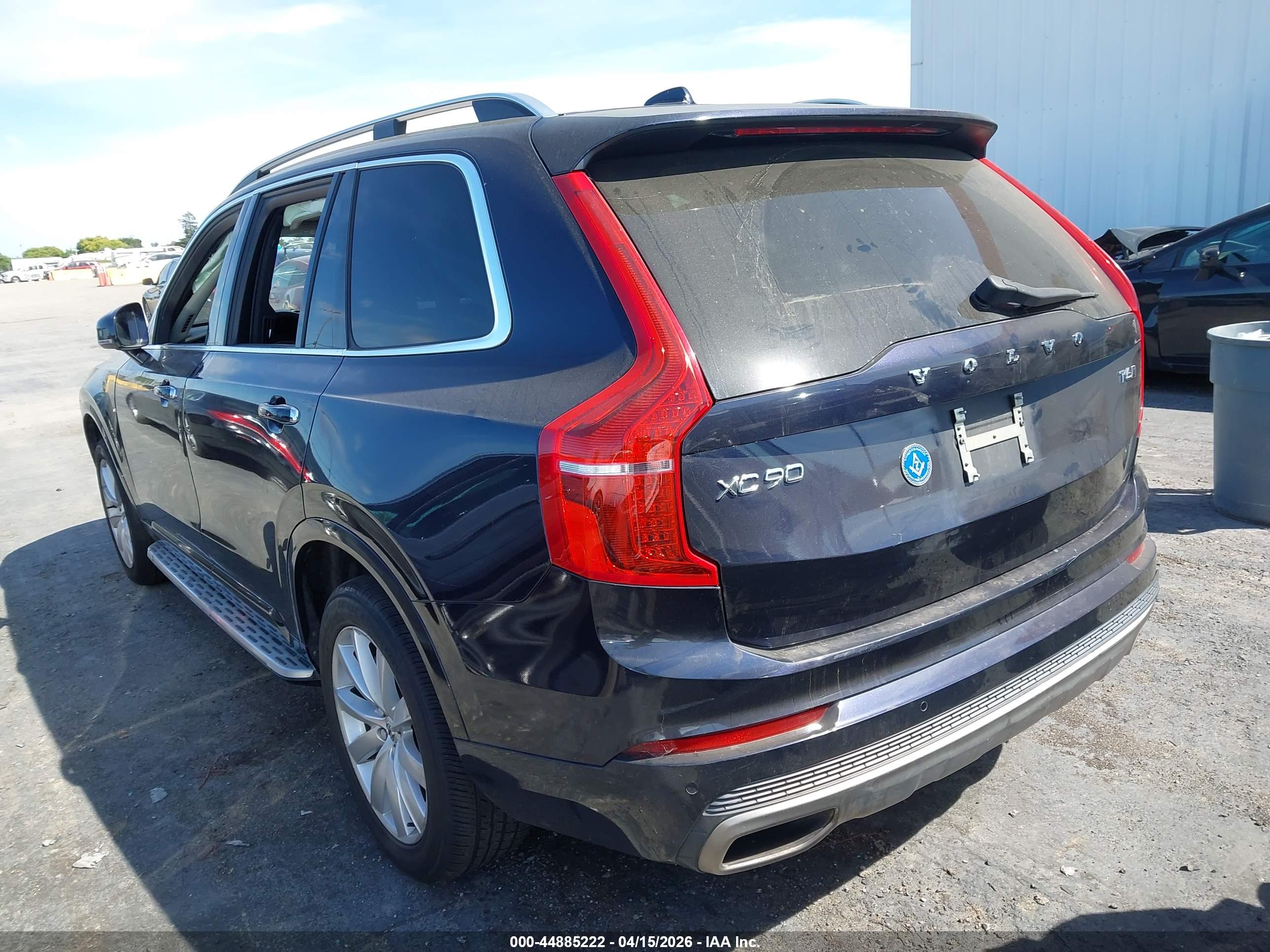 VOLVO XC90 image 3