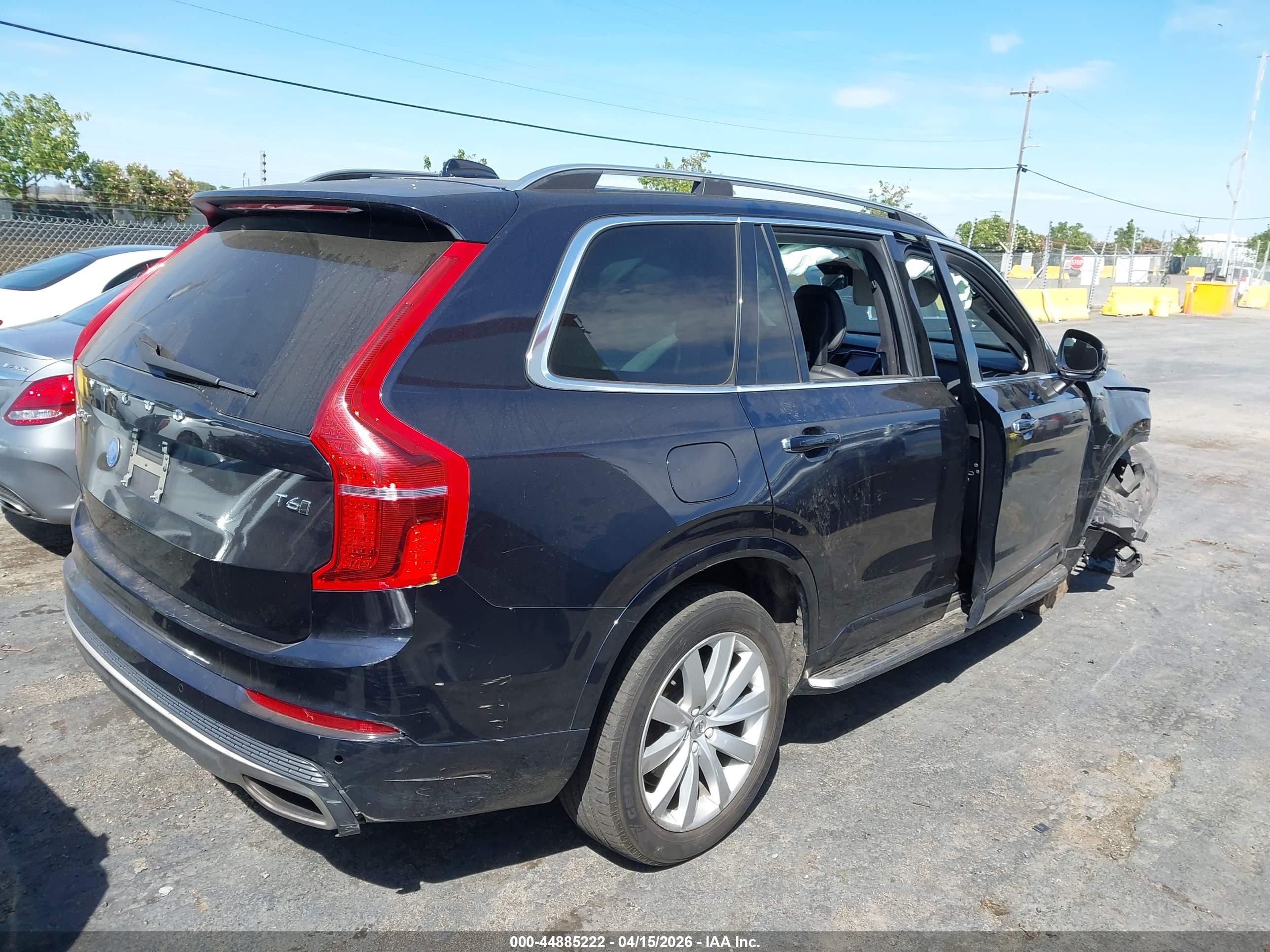 VOLVO XC90 image 4