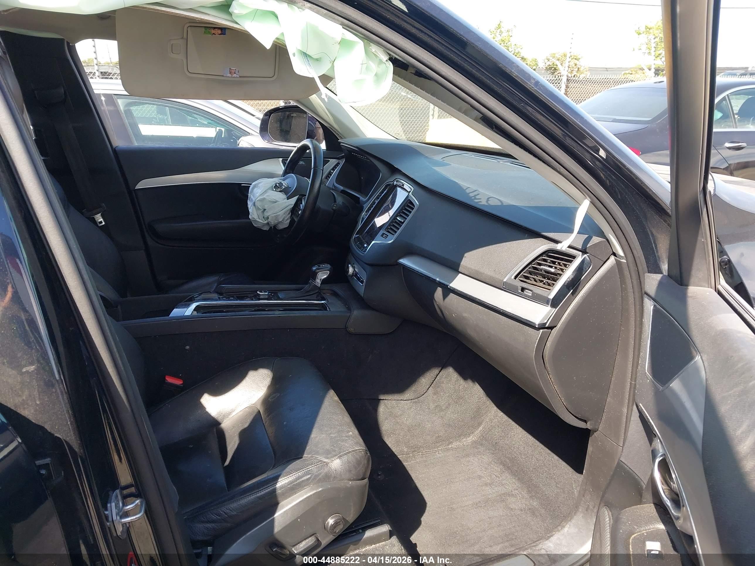 VOLVO XC90 image 5