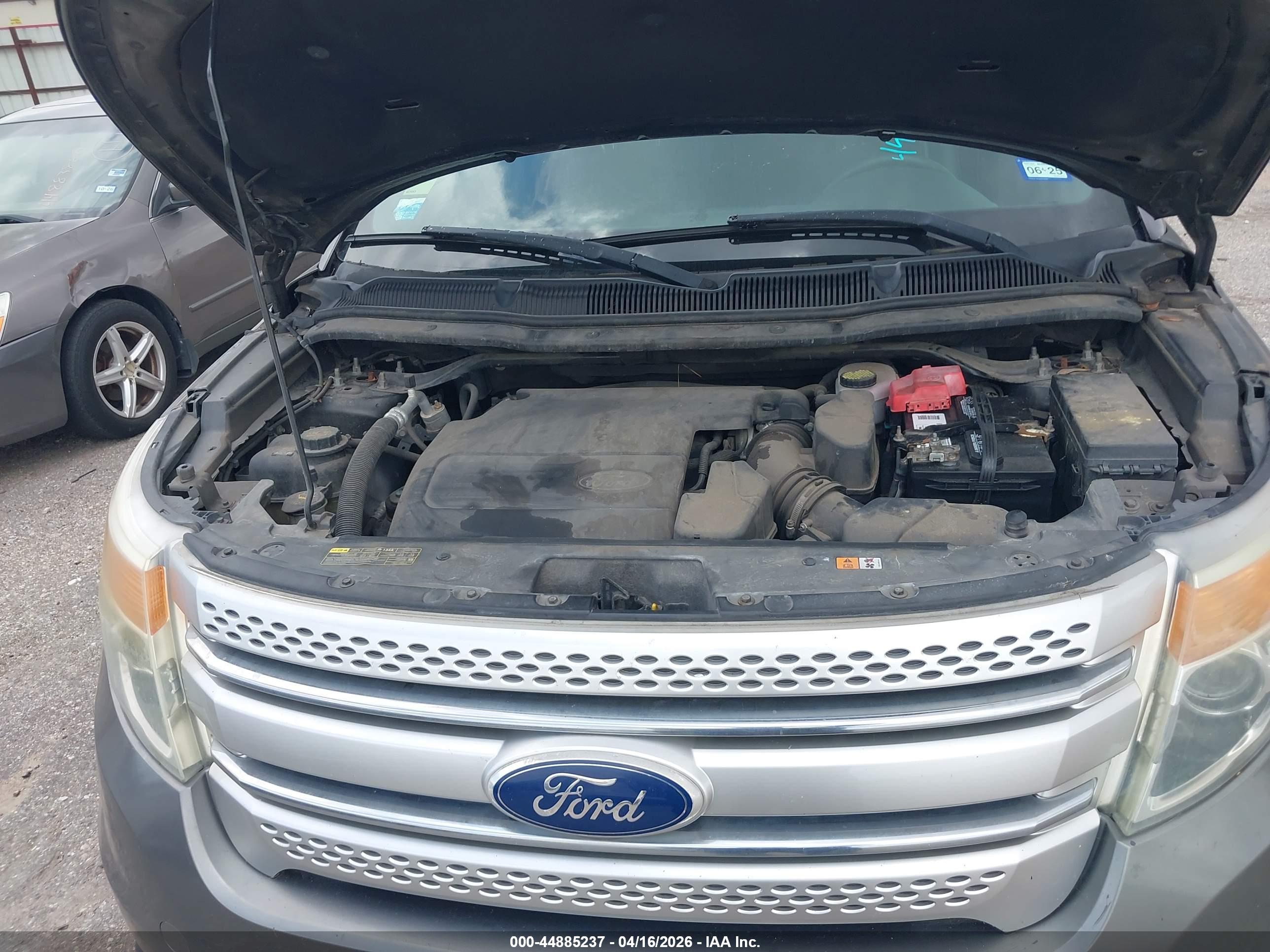 FORD EXPLORER image 10
