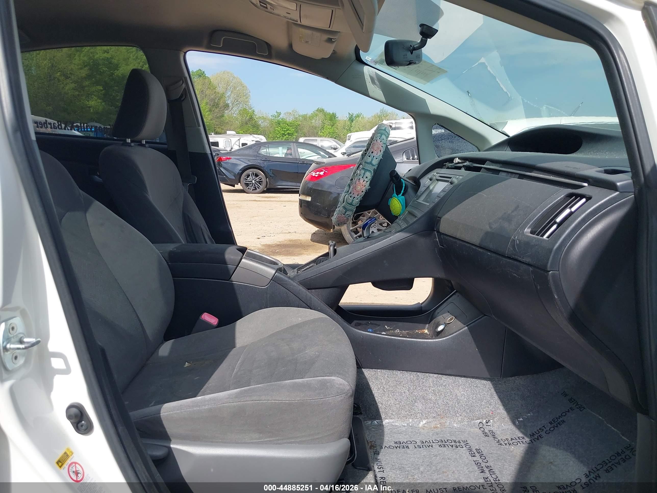 TOYOTA PRIUS image 5