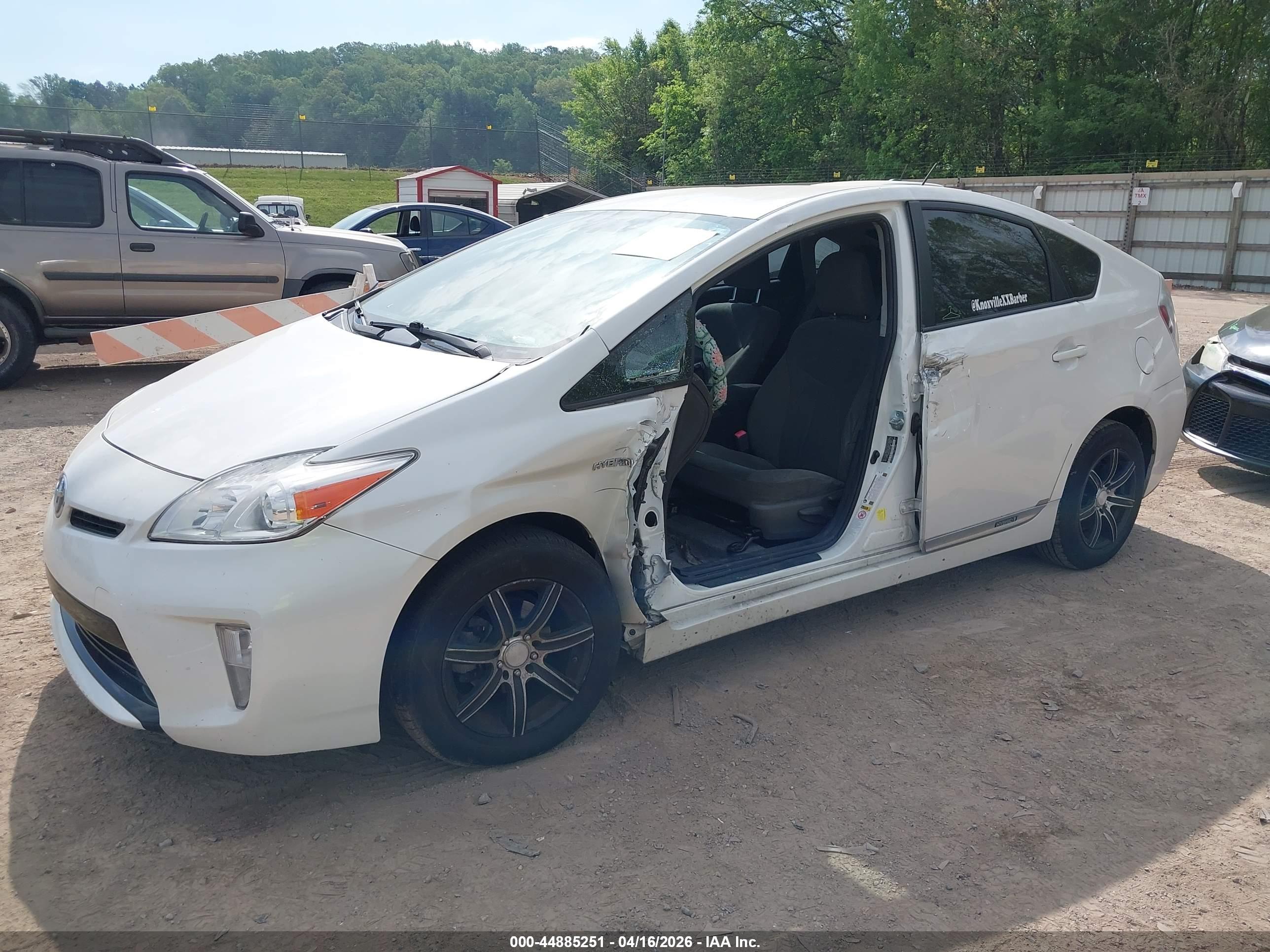 TOYOTA PRIUS image 6