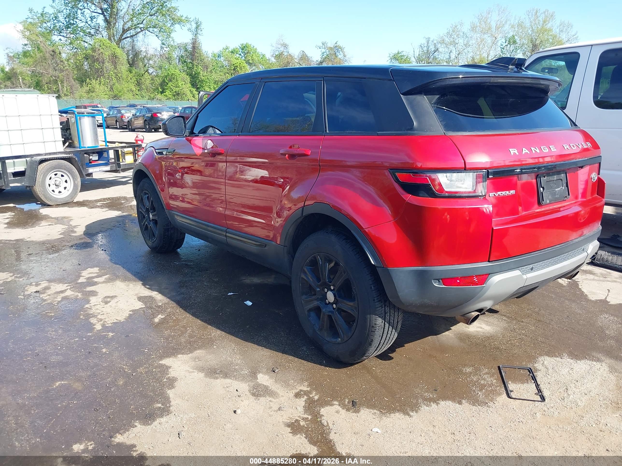 LAND ROVER image 3