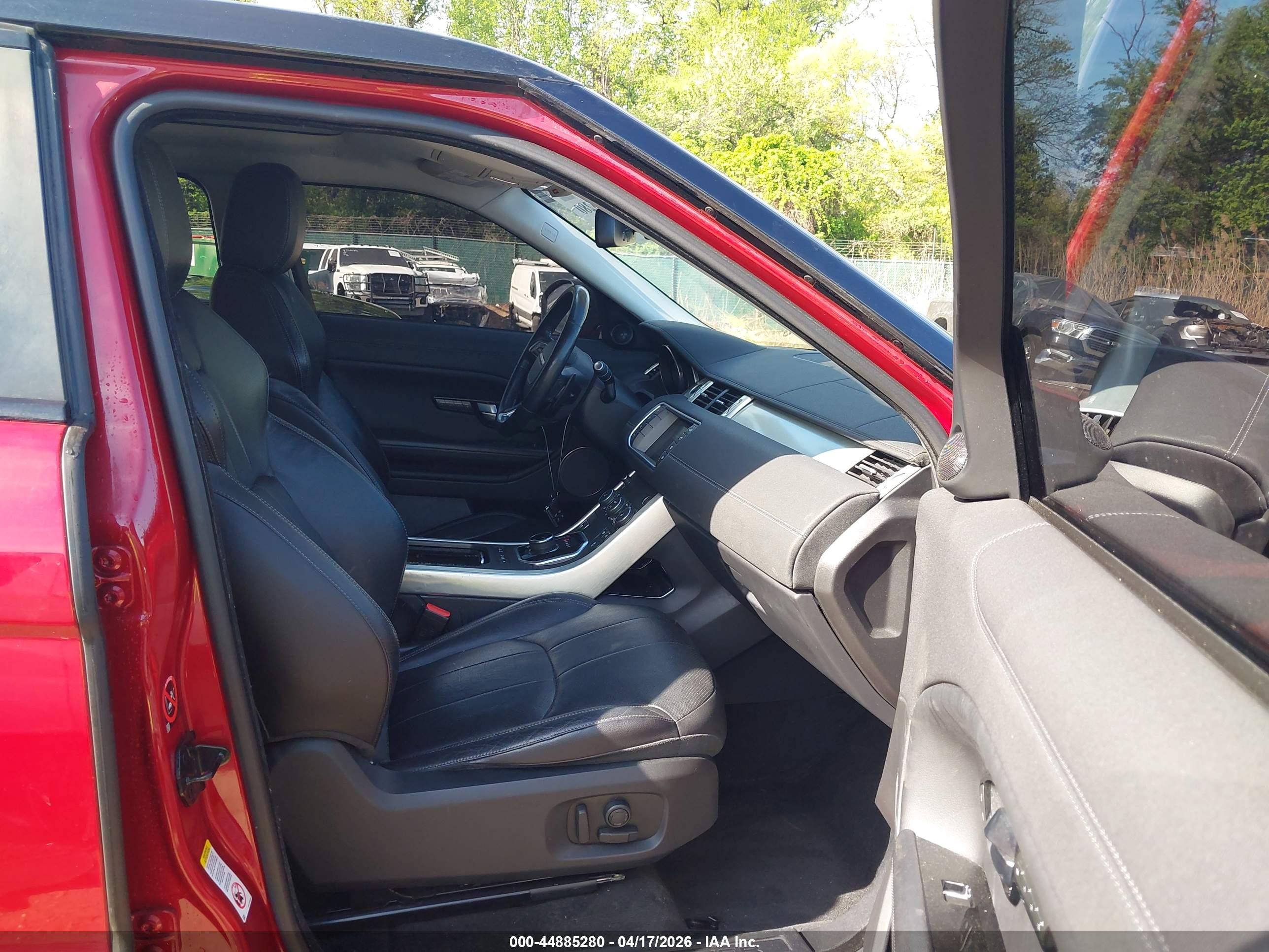 LAND ROVER image 5