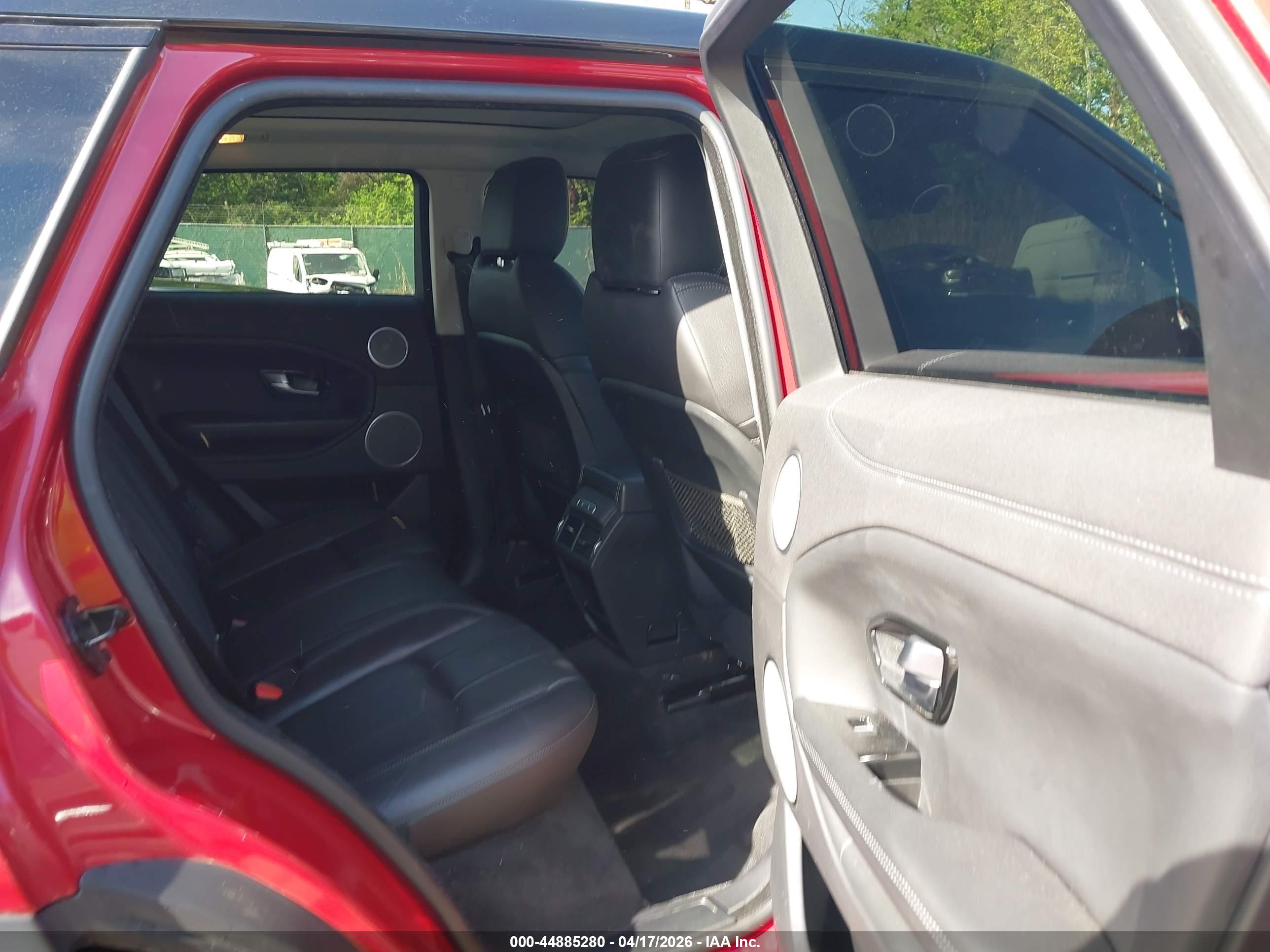LAND ROVER image 8