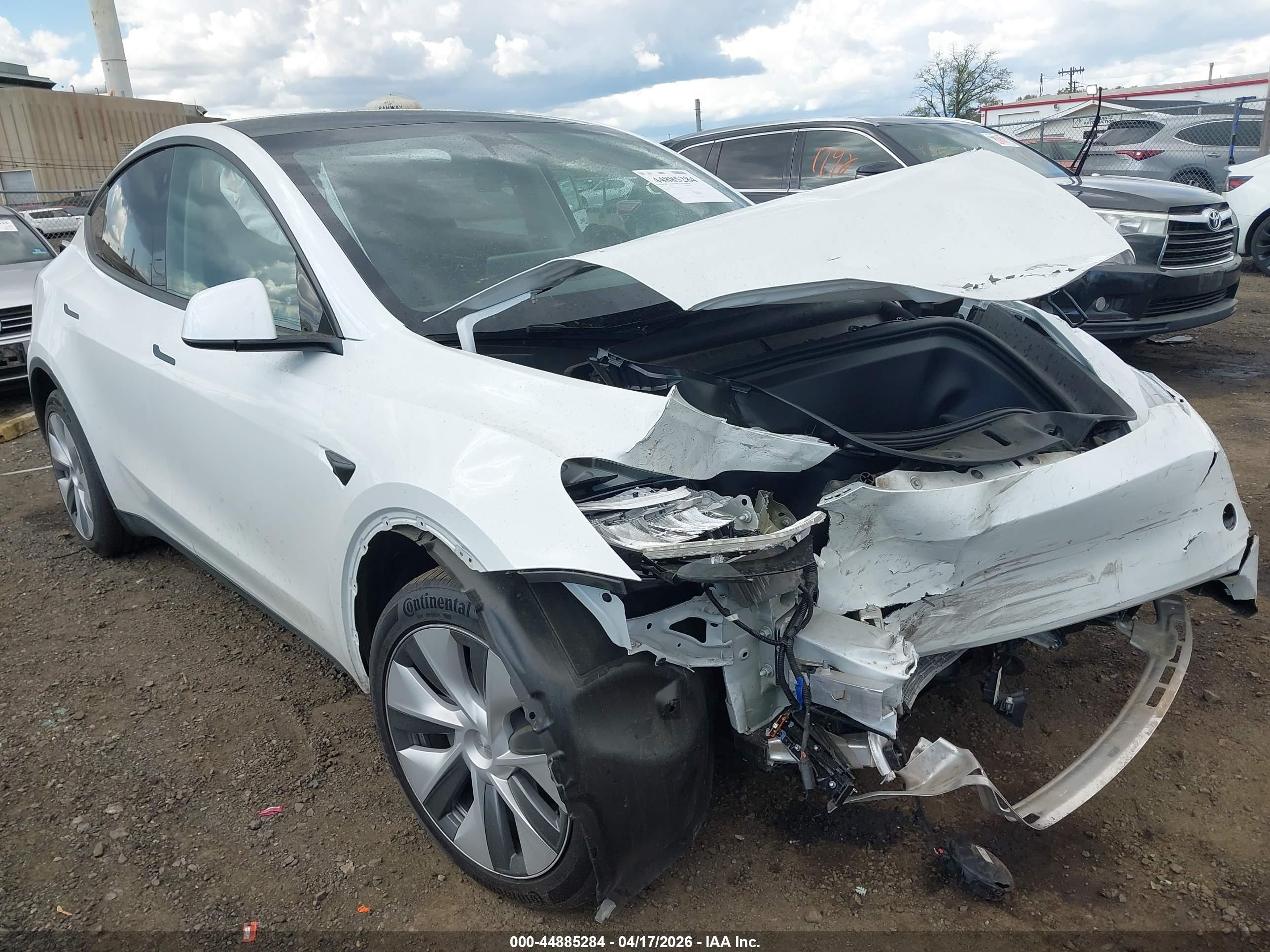 TESLA MODEL image 6