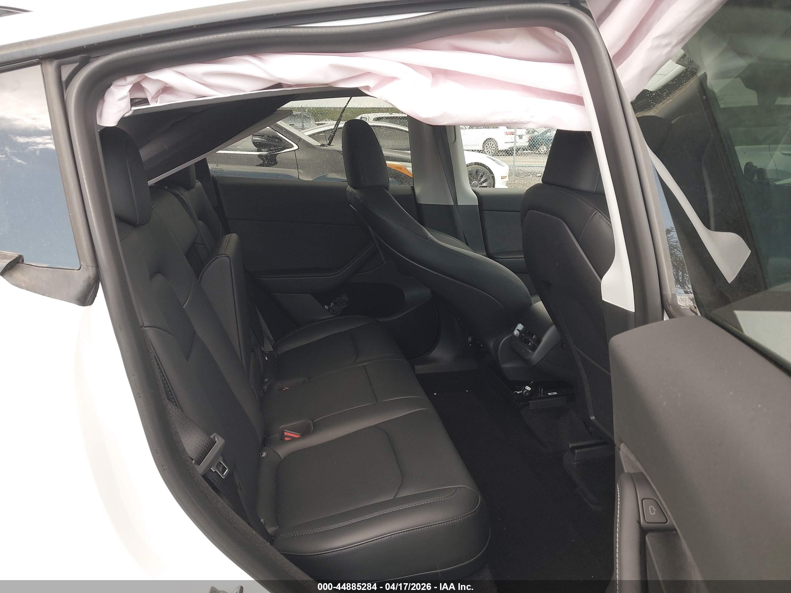 TESLA MODEL image 8