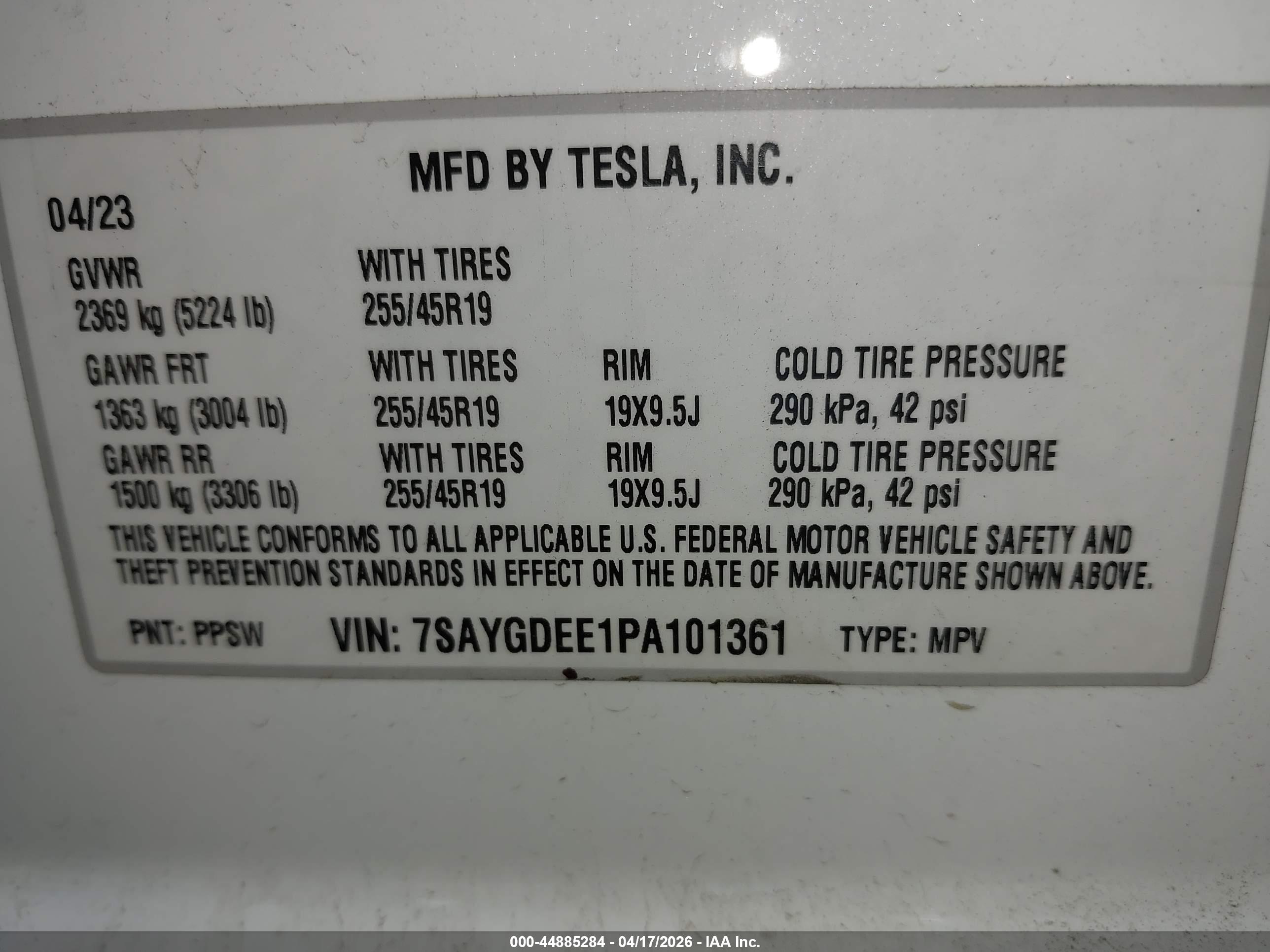 TESLA MODEL image 9