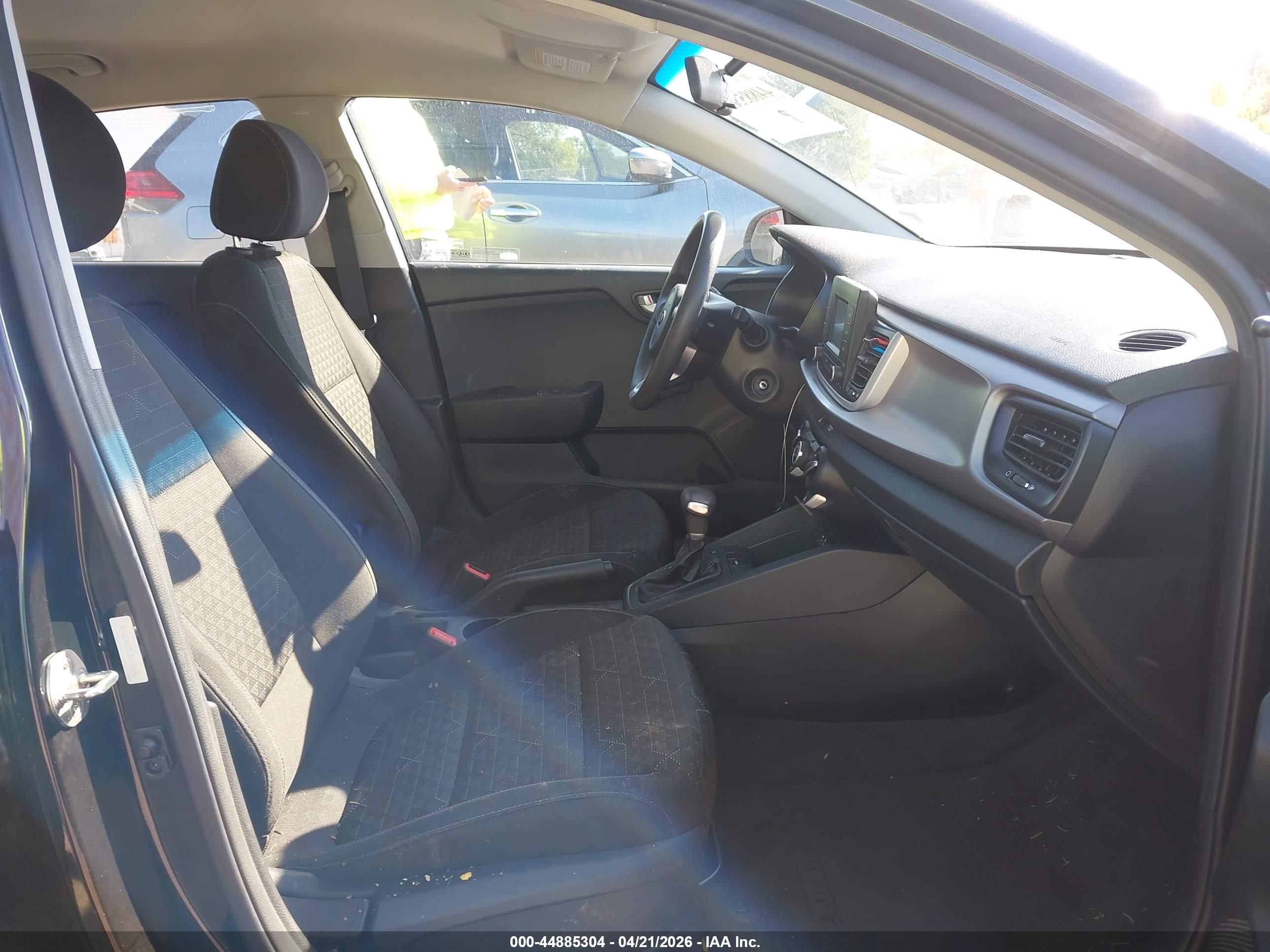 KIA RIO image 5