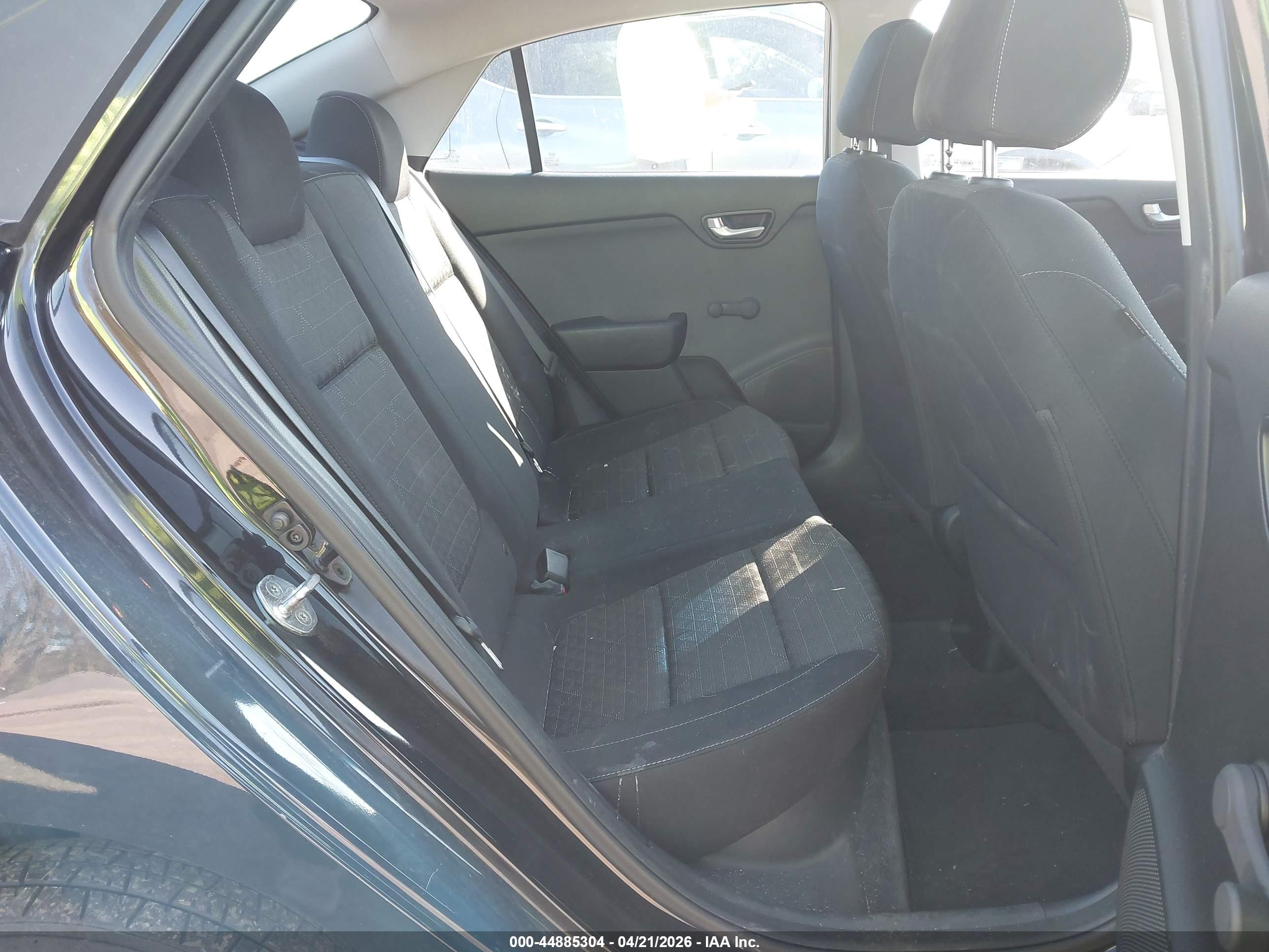KIA RIO image 8