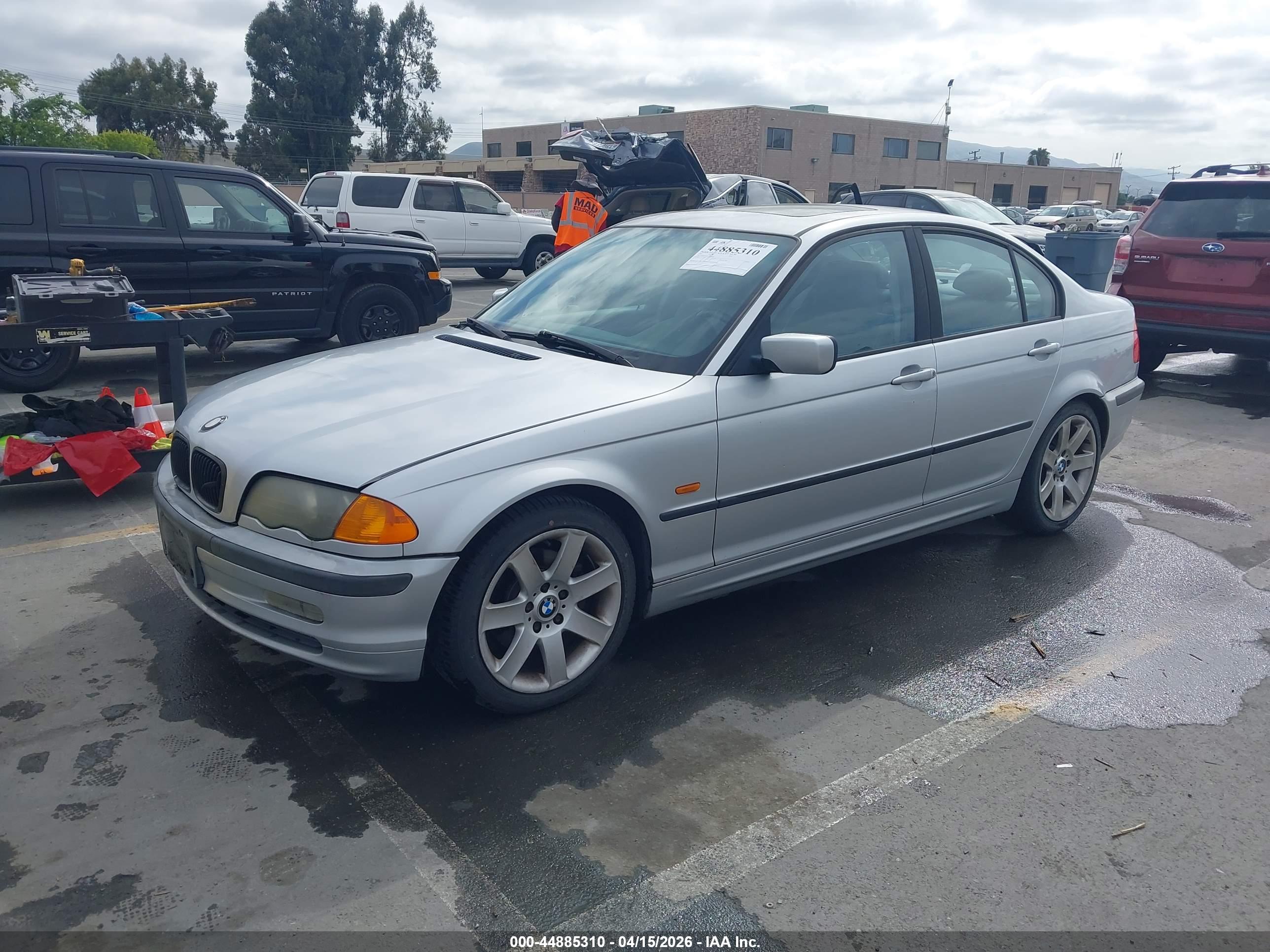 BMW 325I image 2