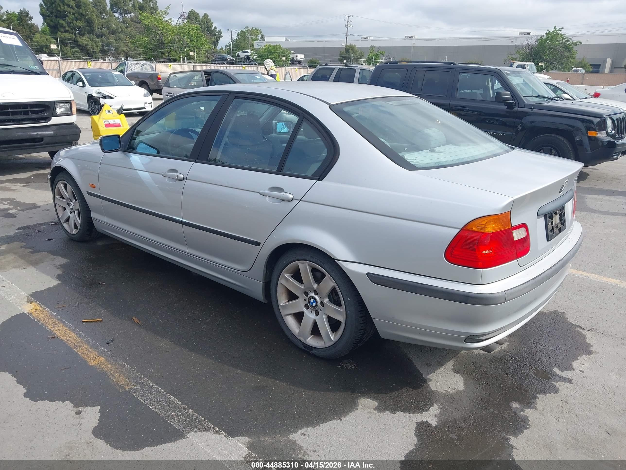BMW 325I image 3