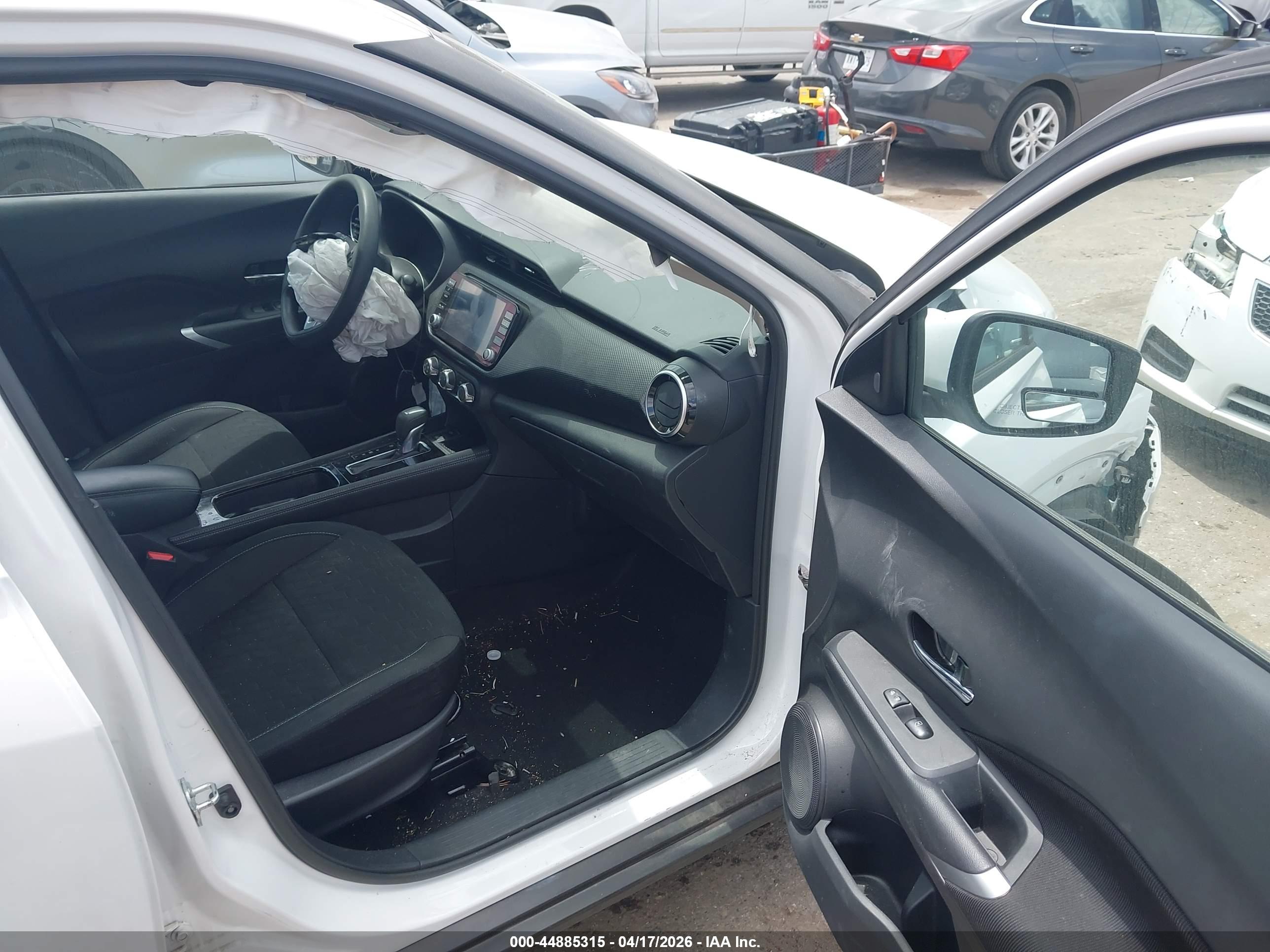 NISSAN KICKS image 5