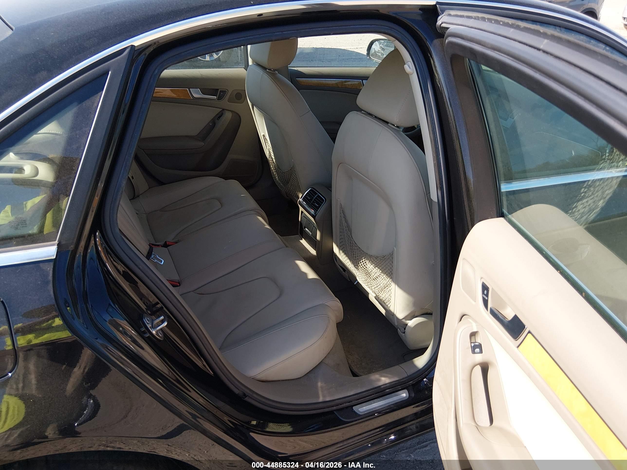 AUDI A4 image 8