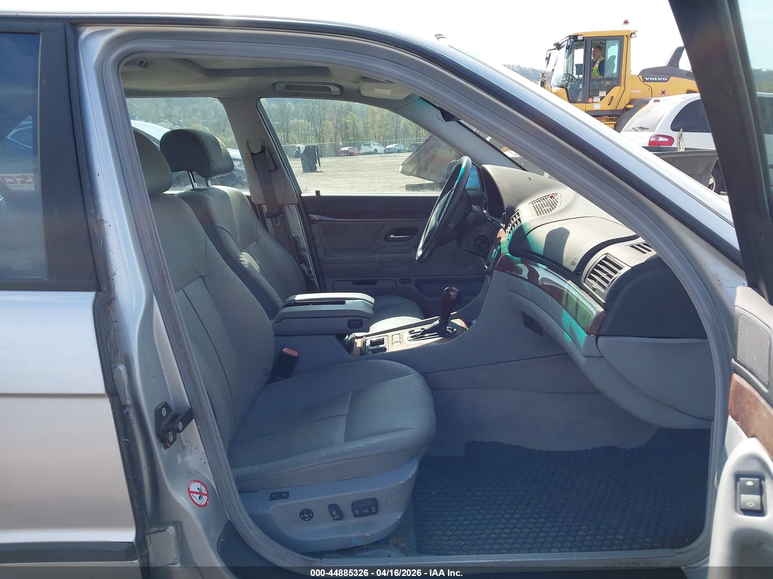 BMW 740IL image 5
