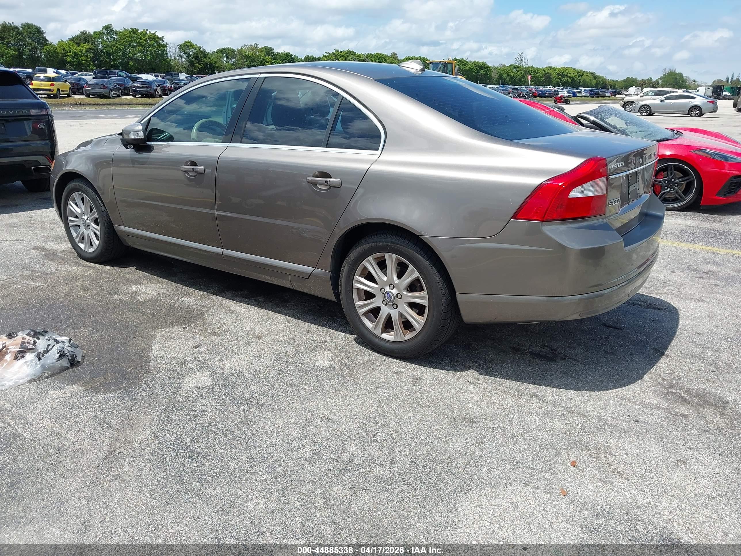 VOLVO S80 image 3