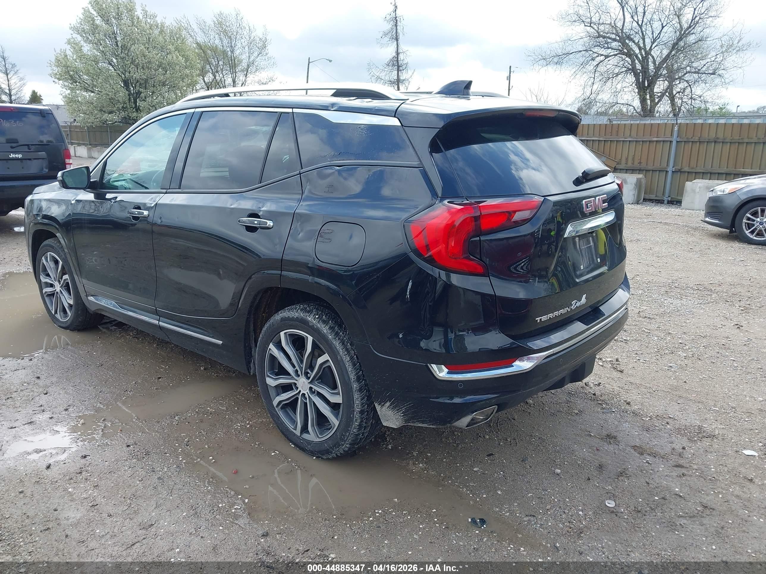 GMC TERRAIN image 3