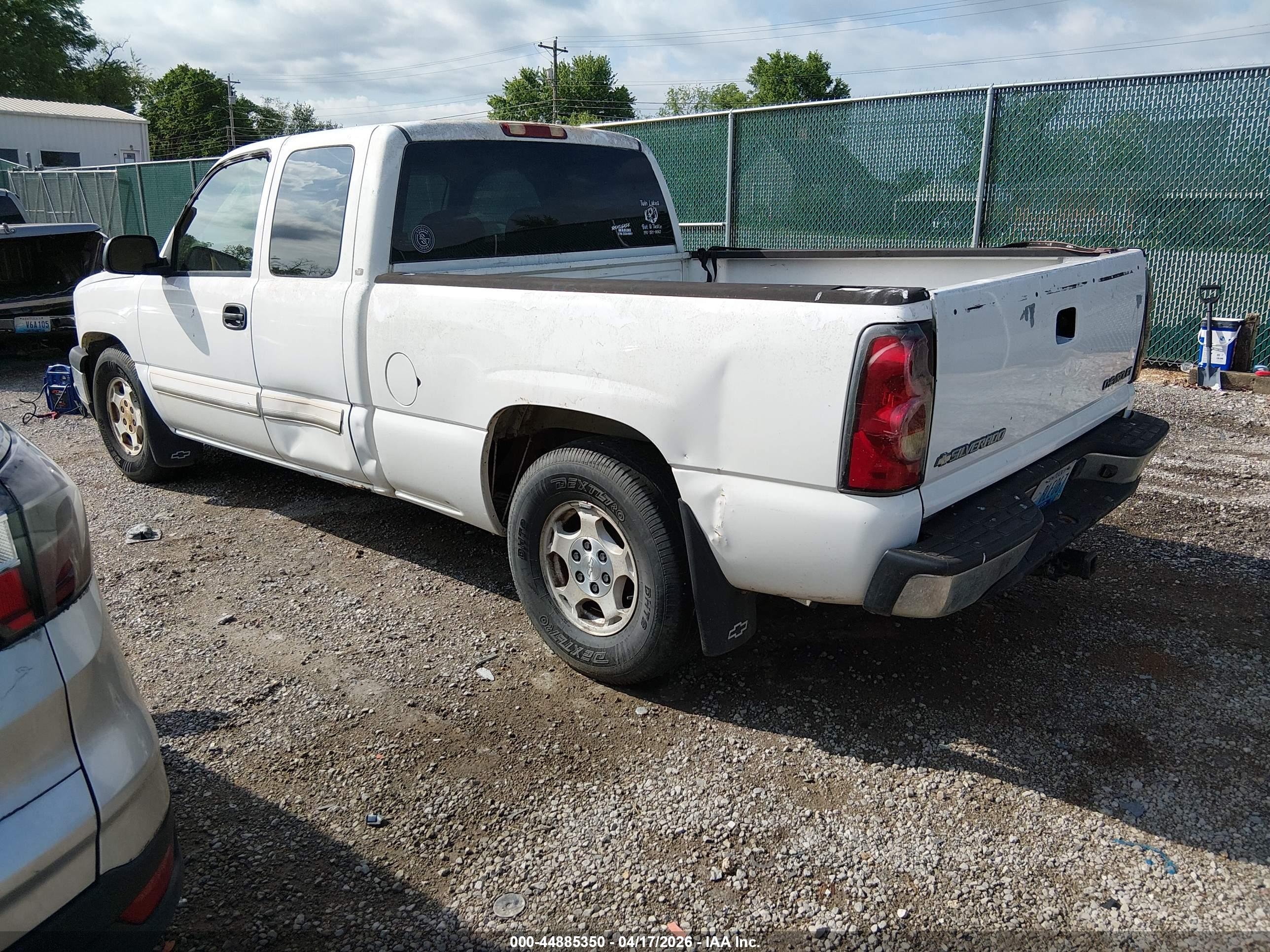 CHEVROLET SILVERADO image 3