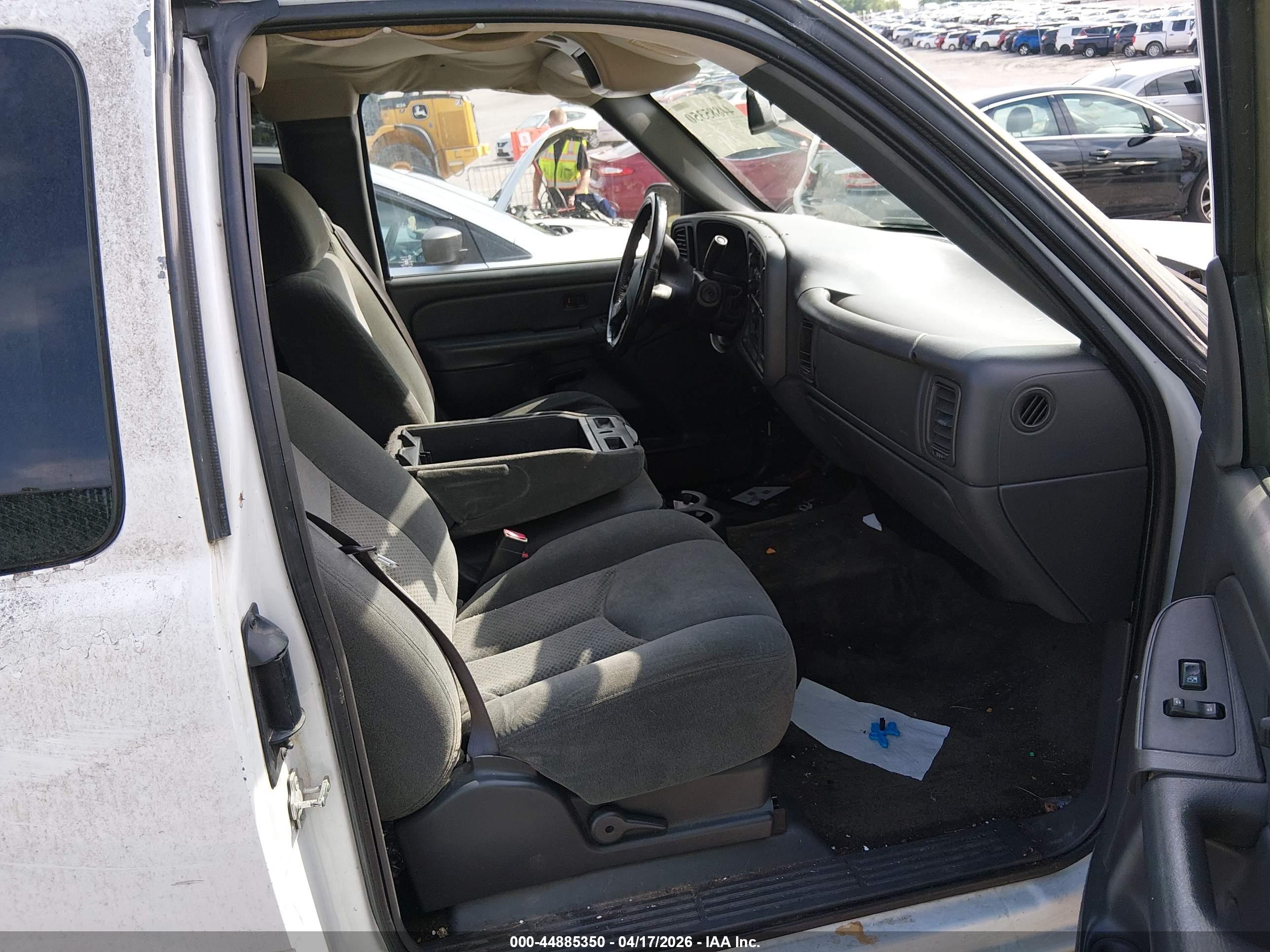 CHEVROLET SILVERADO image 5