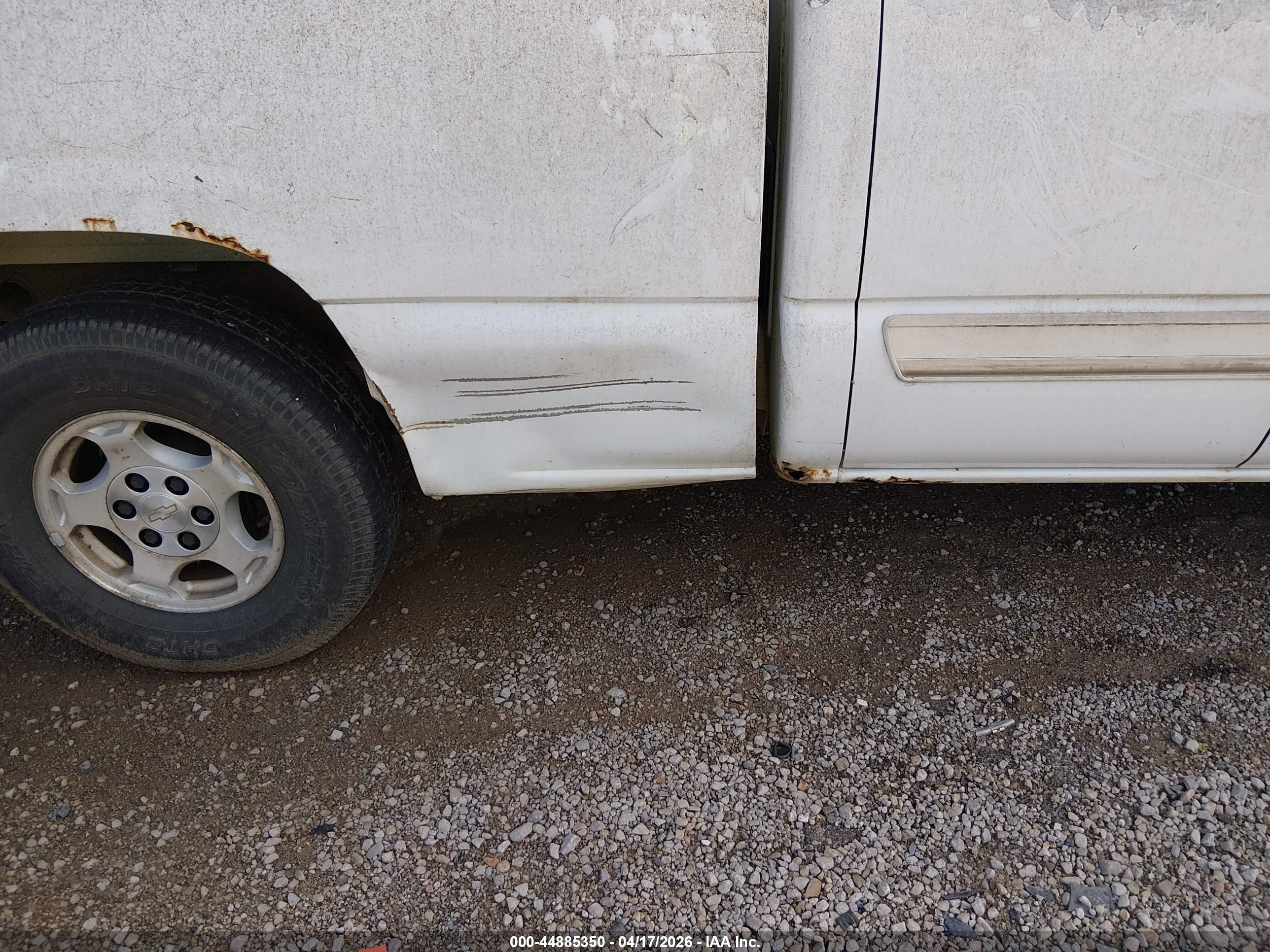 CHEVROLET SILVERADO image 6