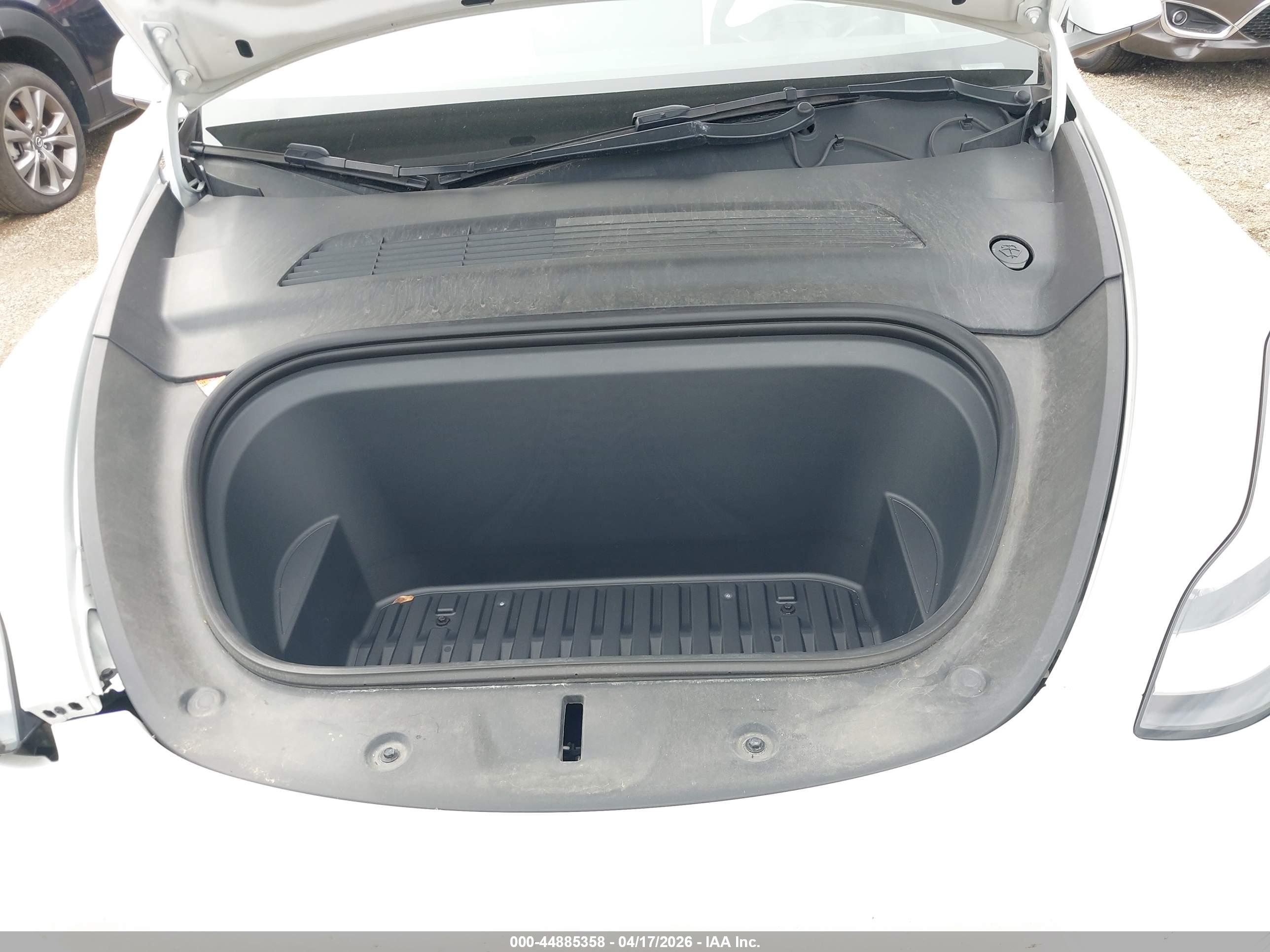TESLA MODEL image 10