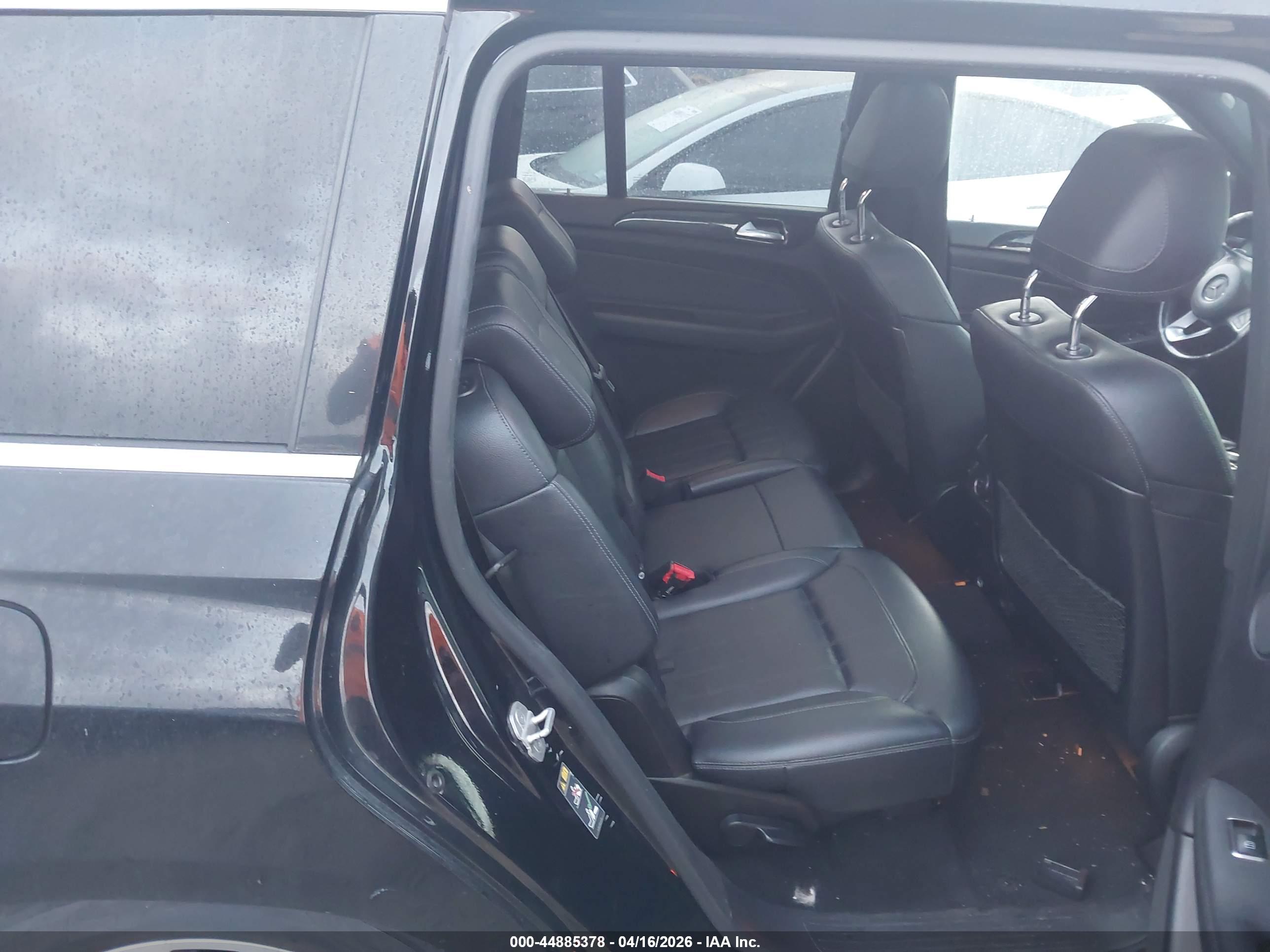 MERCEDES-BENZ GLS image 8