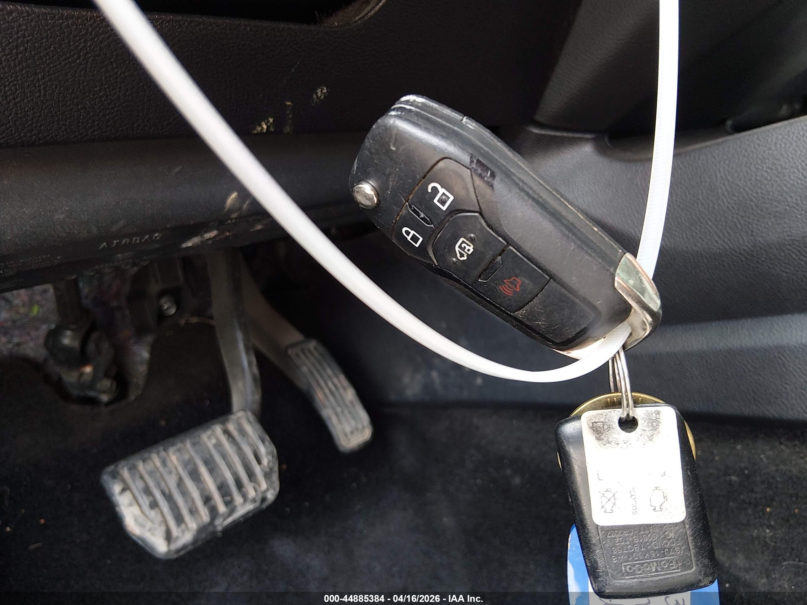 FORD FUSION image 11