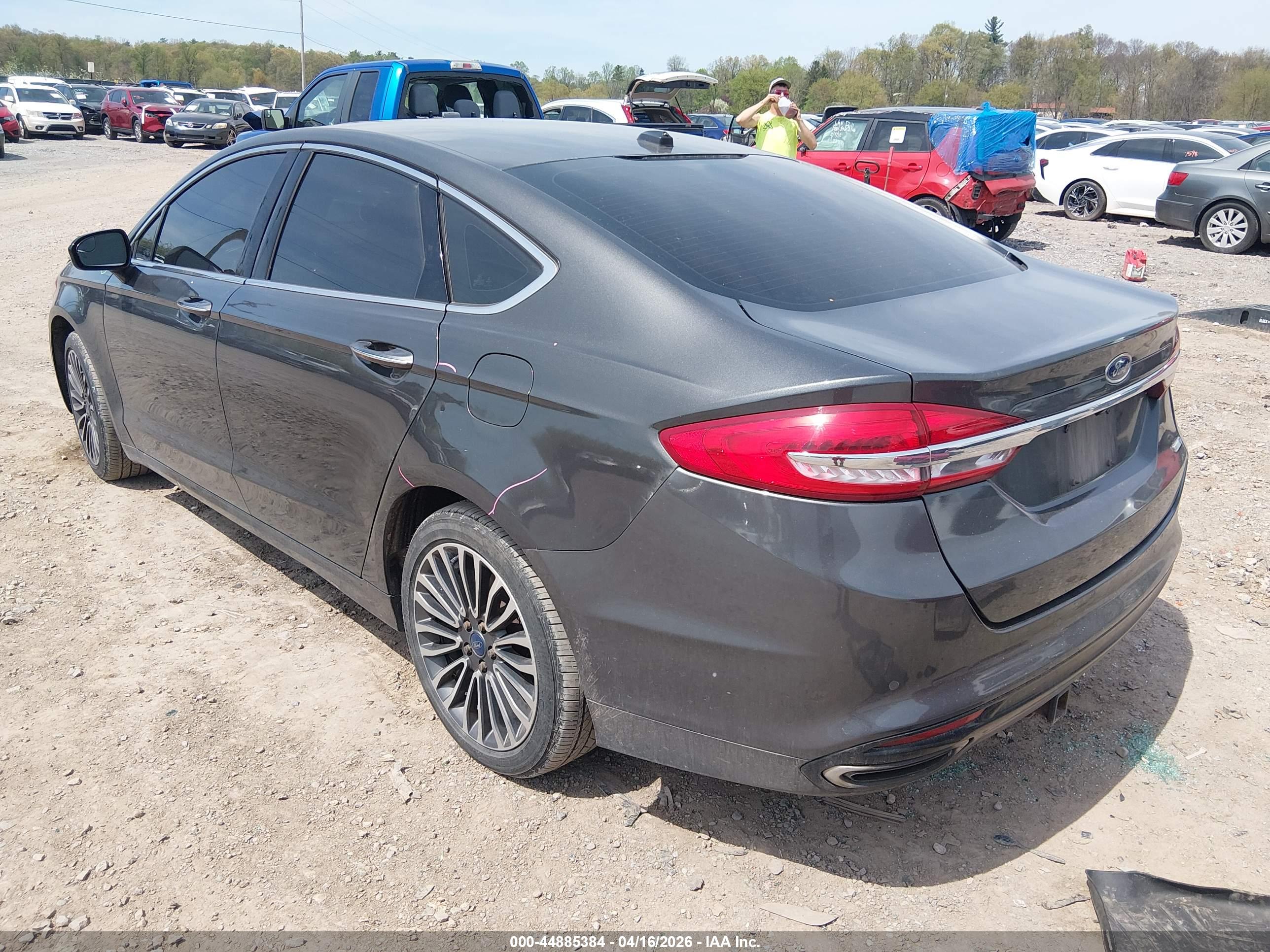 FORD FUSION image 3