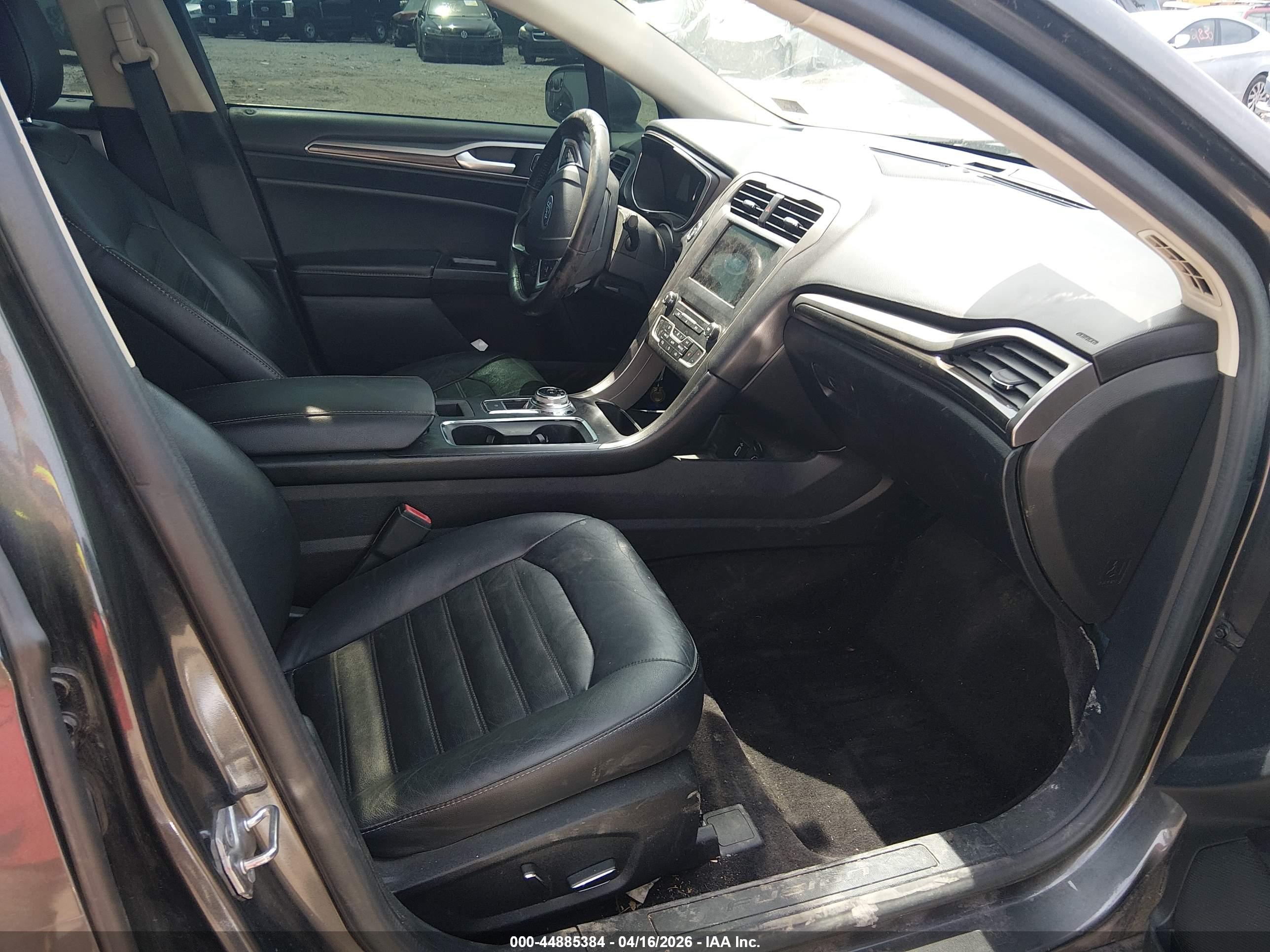 FORD FUSION image 5