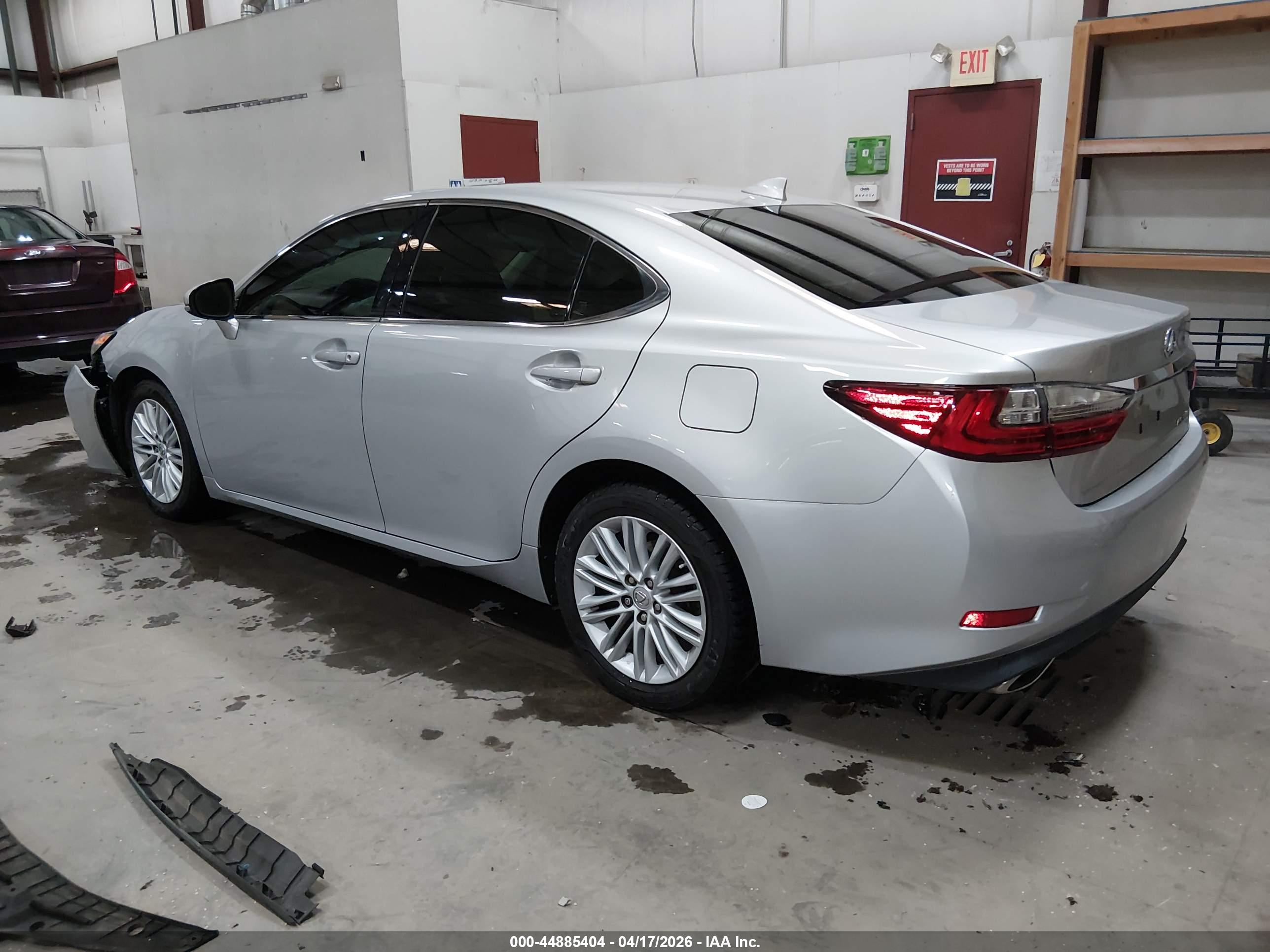 LEXUS ES image 3