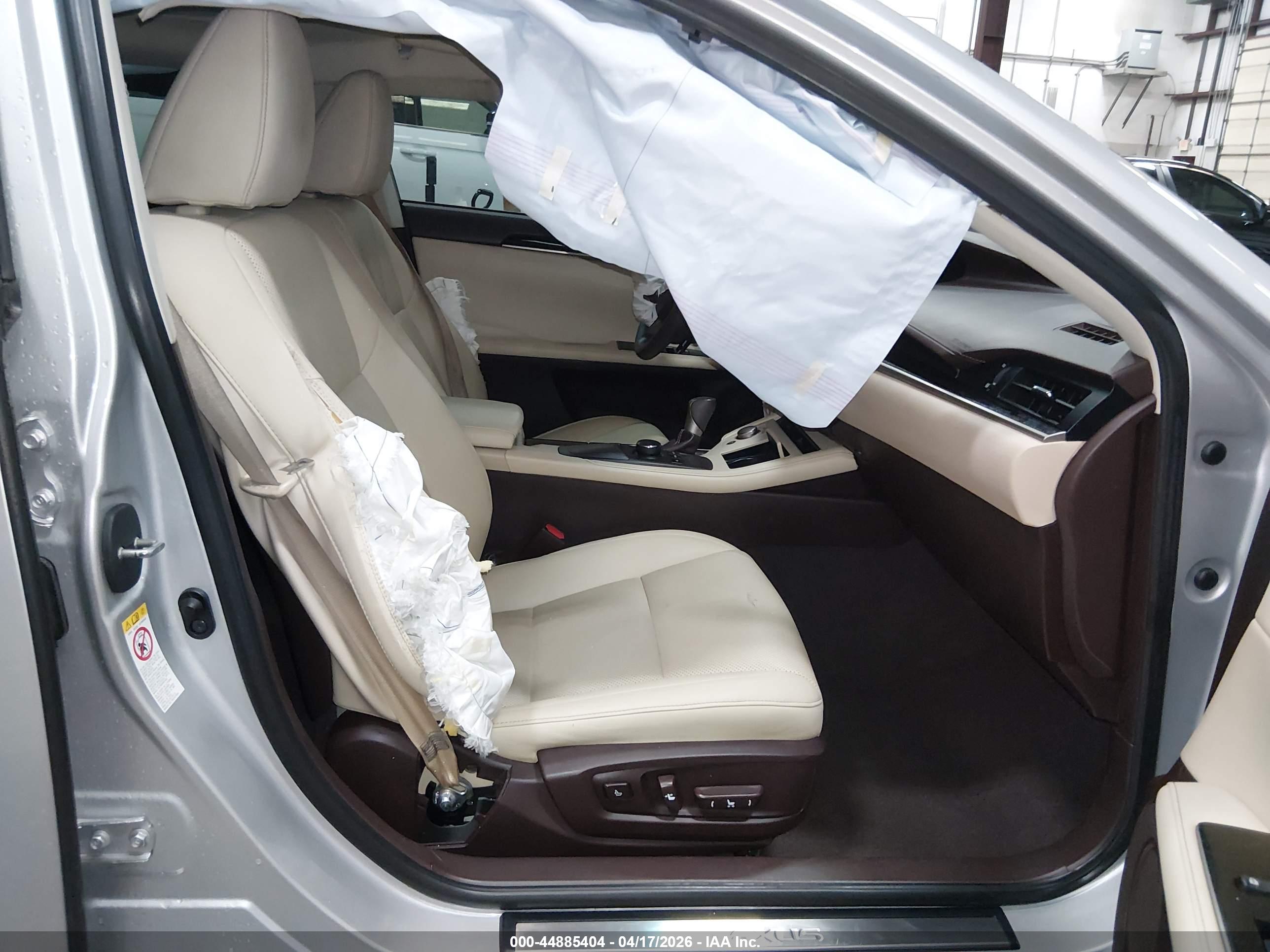 LEXUS ES image 5