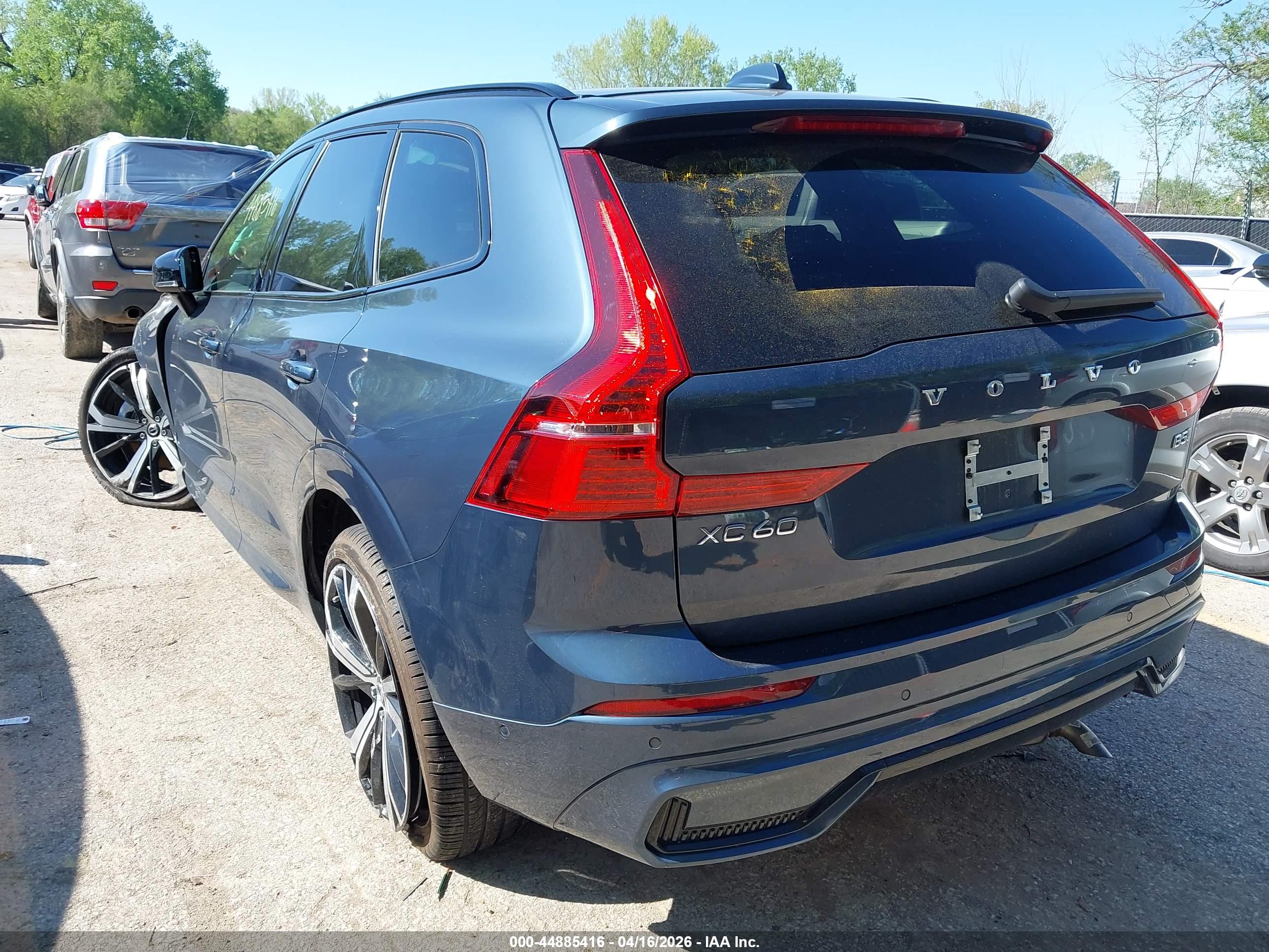 VOLVO XC60 image 3