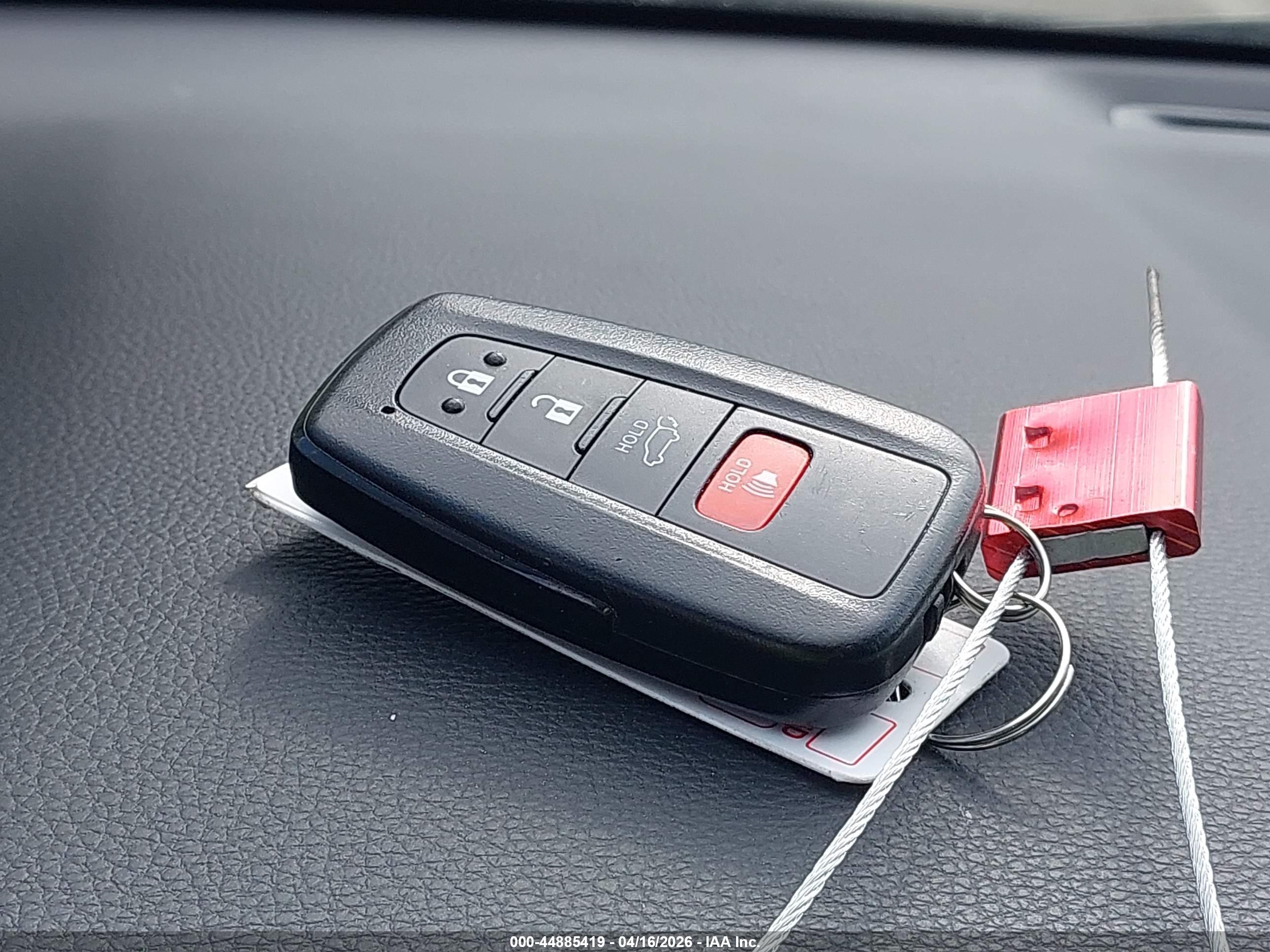 TOYOTA RAV4 image 11