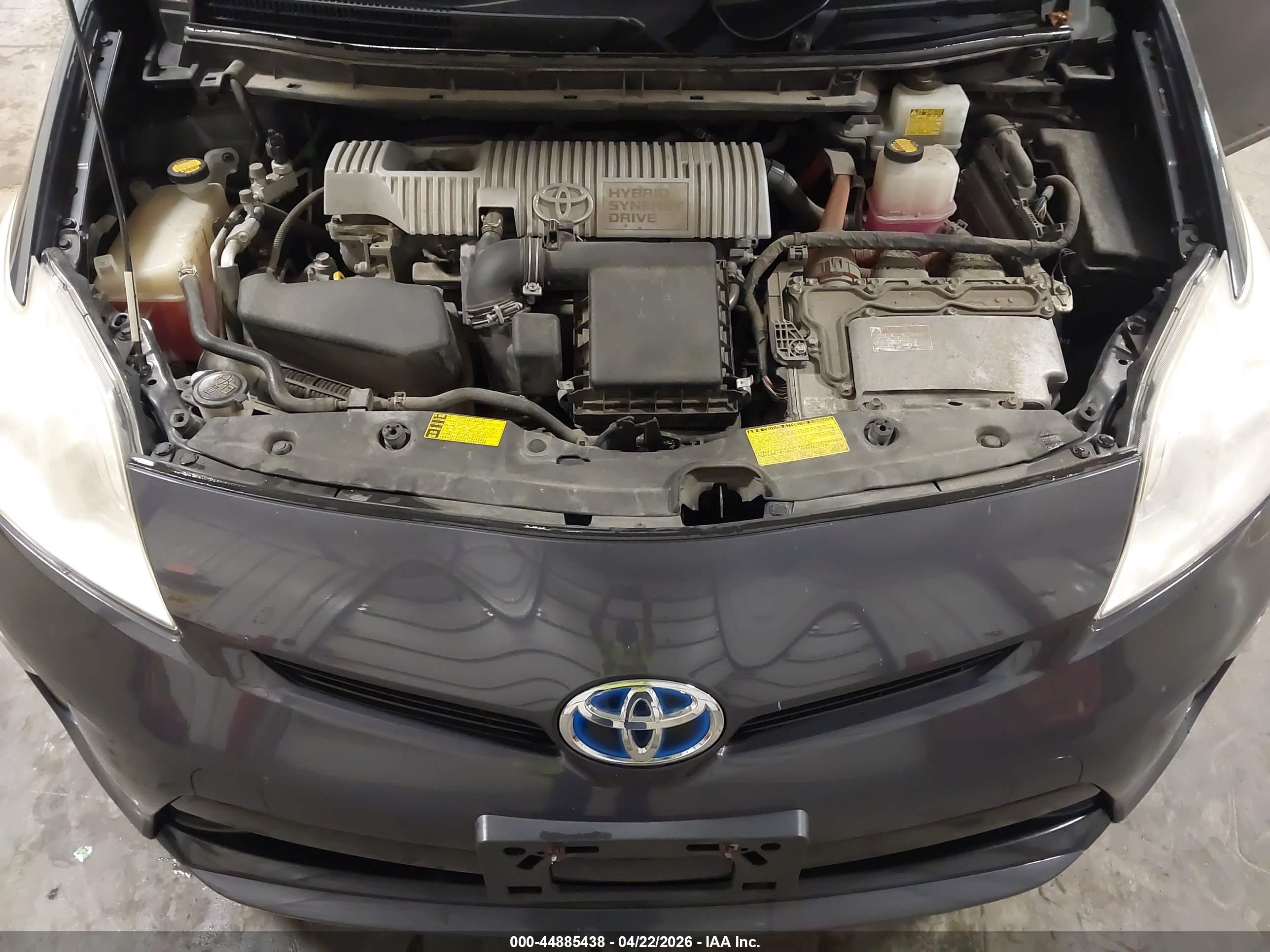 TOYOTA PRIUS image 10