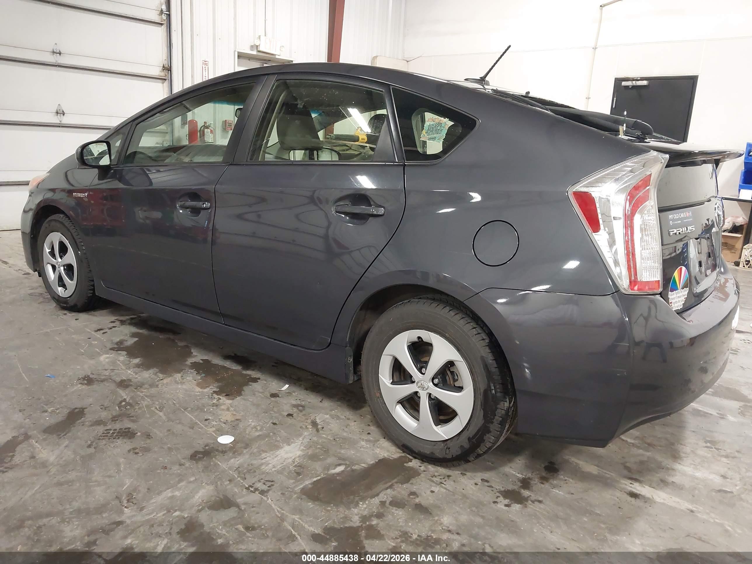 TOYOTA PRIUS image 3