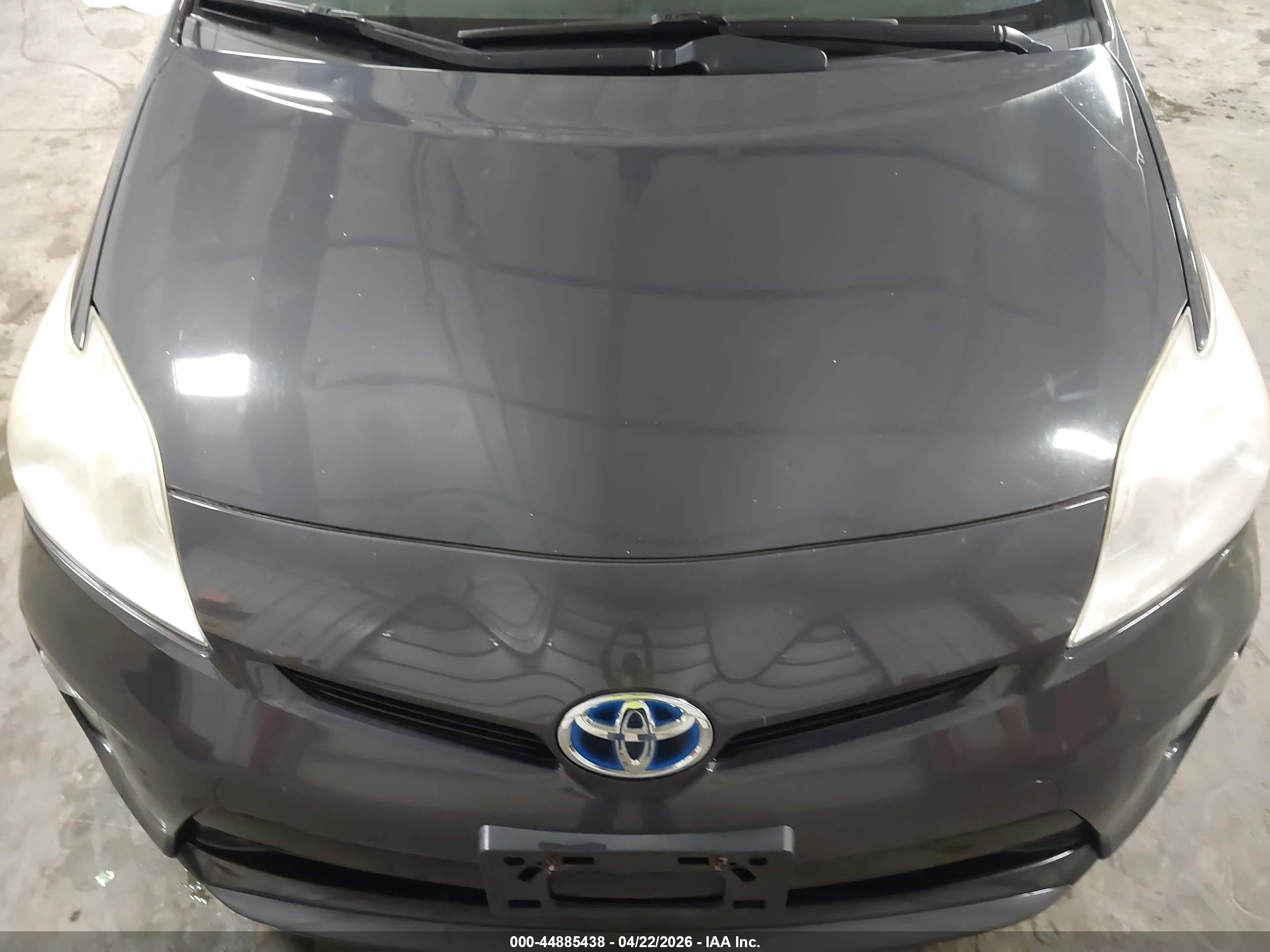 TOYOTA PRIUS image 6