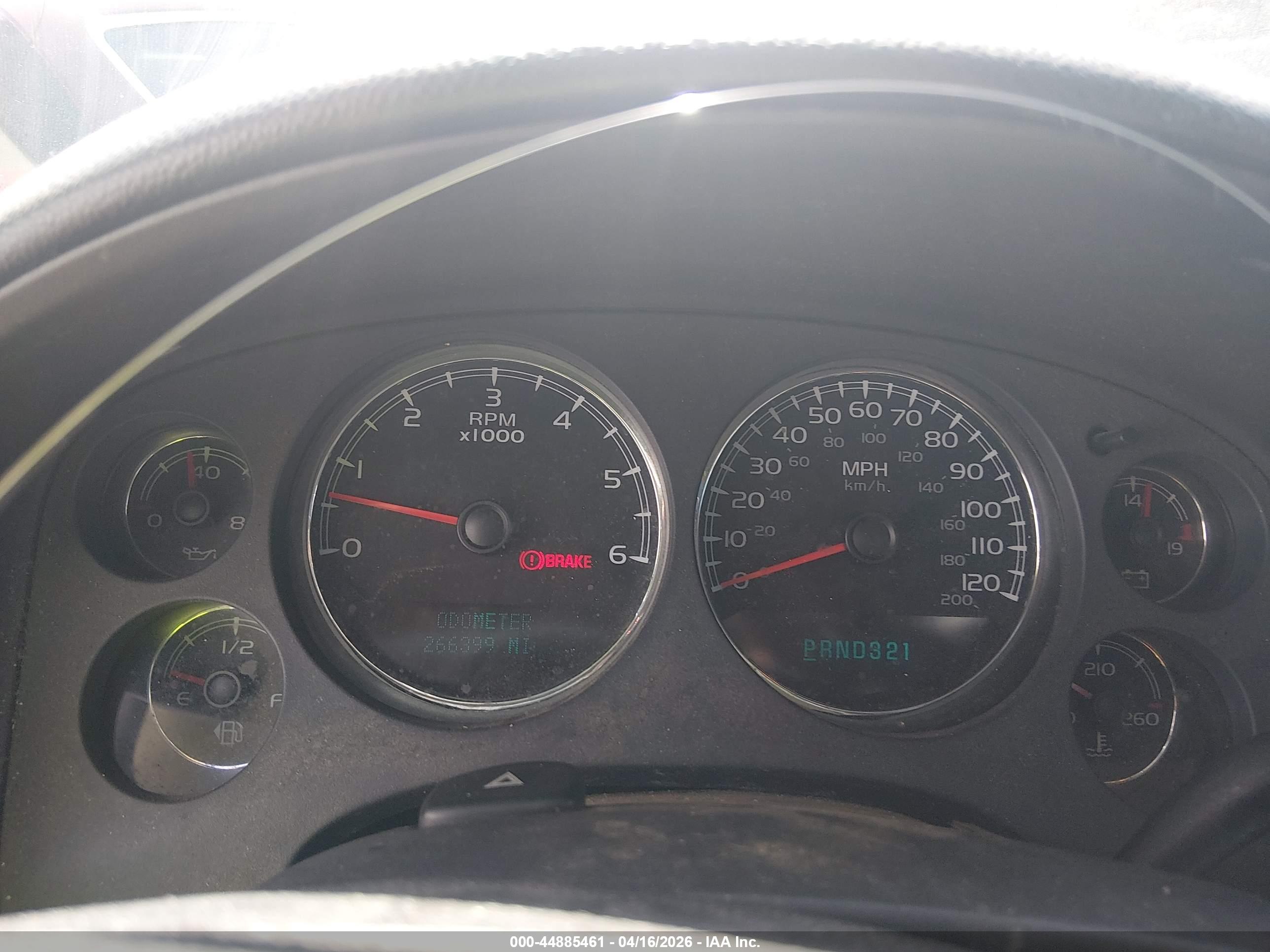 CHEVROLET SUBURBAN image 7