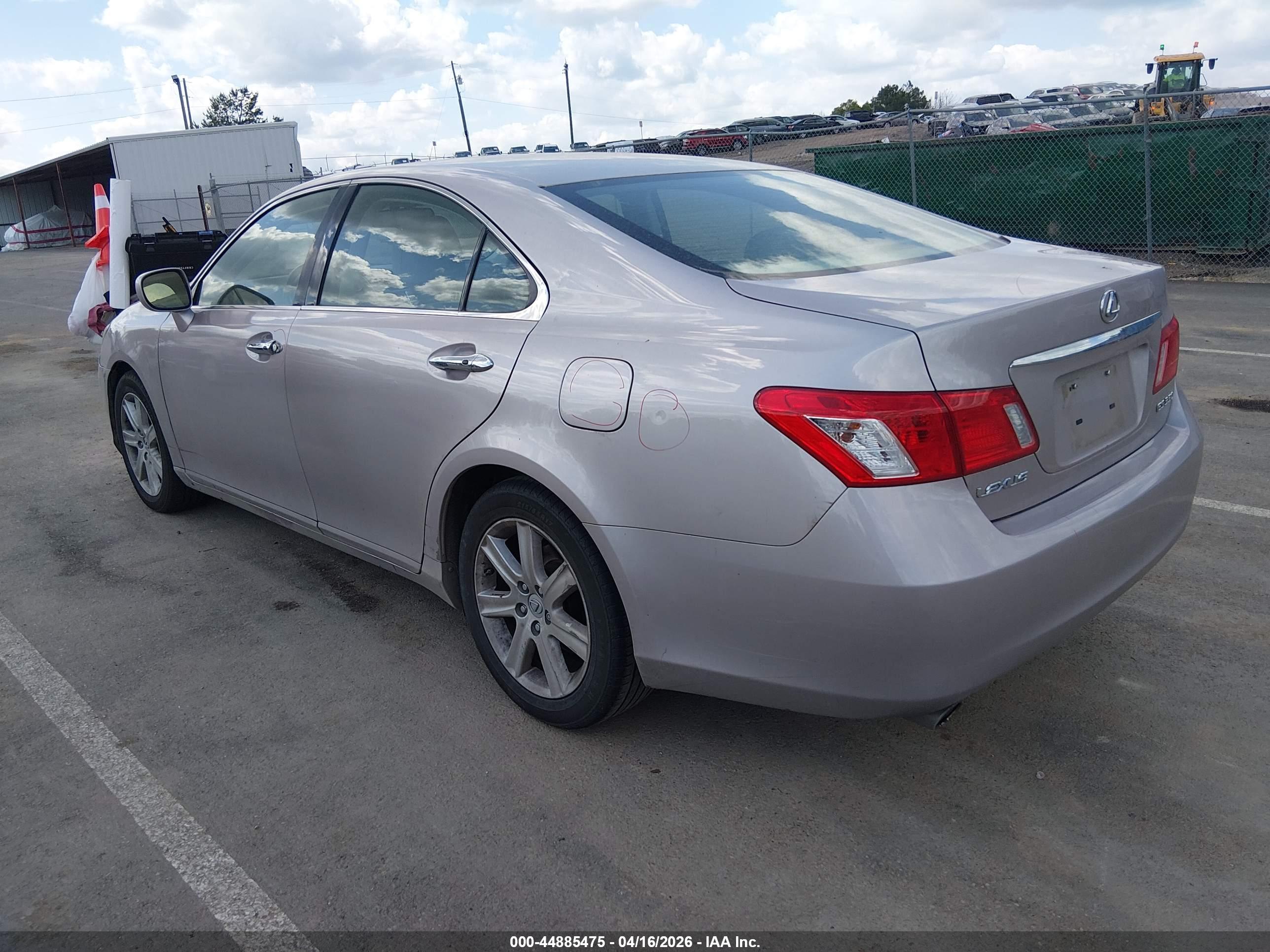 LEXUS ES image 3