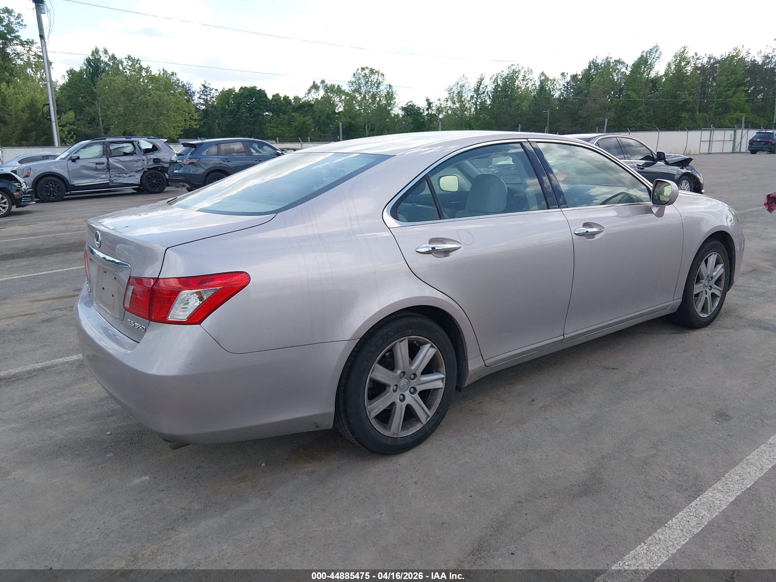 LEXUS ES image 4