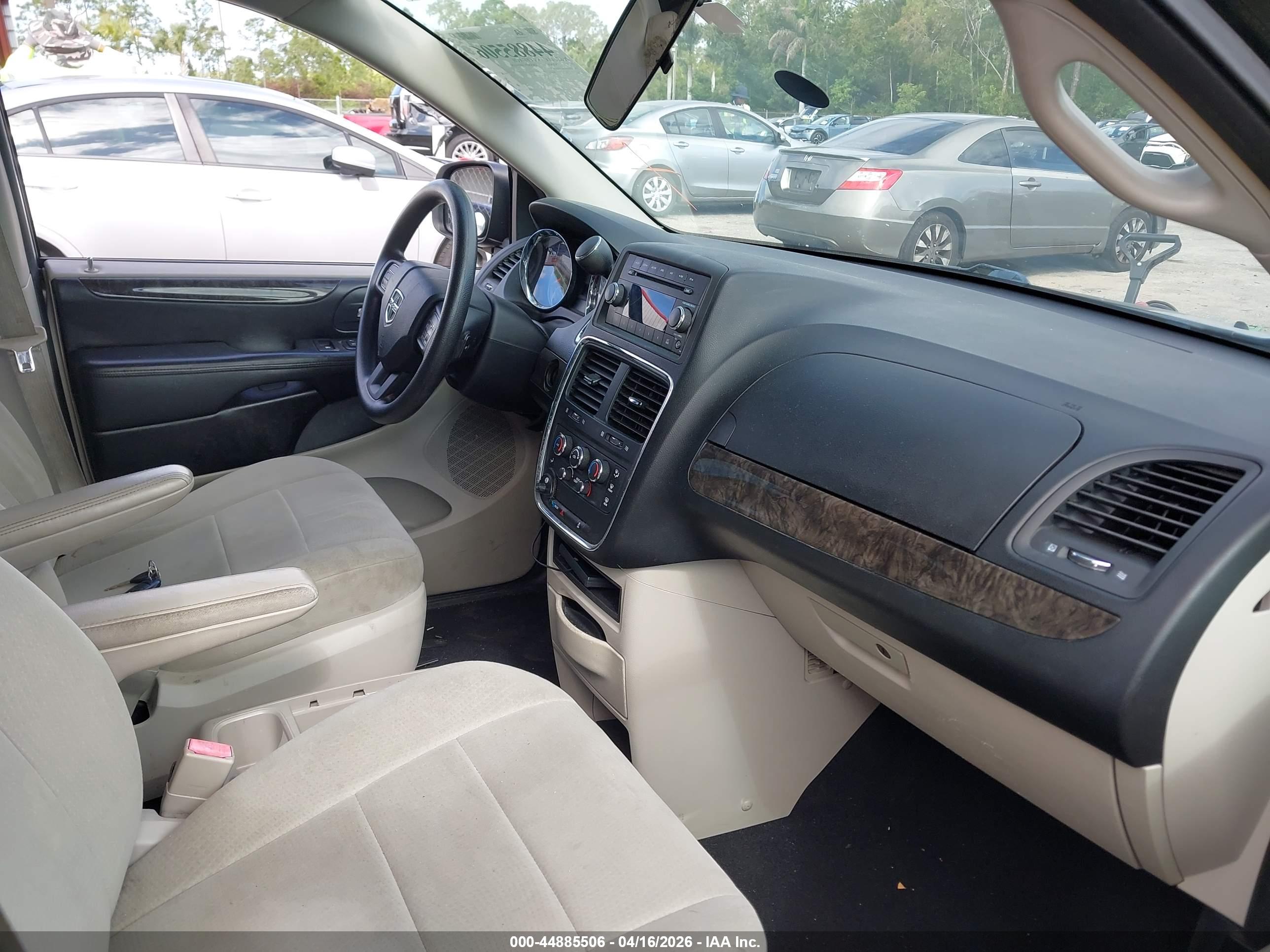 DODGE GRAND image 5