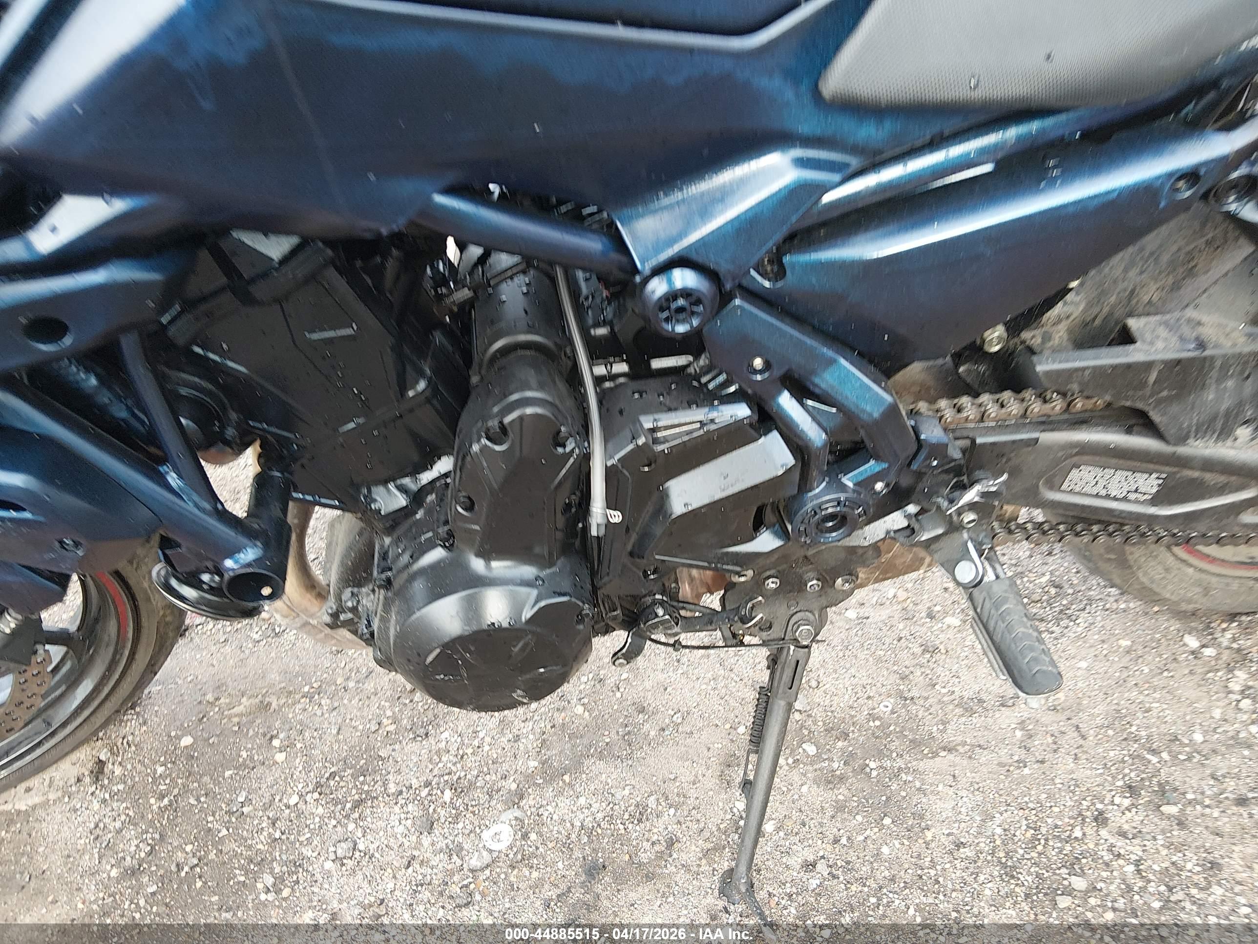 KAWASAKI ER650 image 9